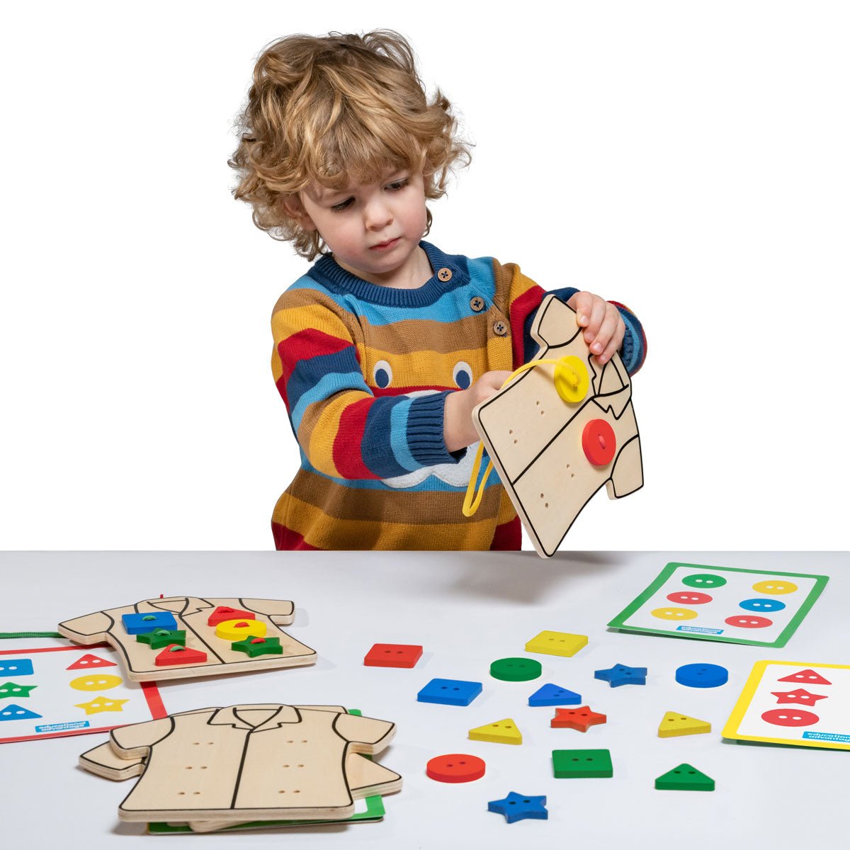 Educational Advantage - Educational Advantage - Educatief rijgspel kleding (hout, FSC 100%) - Playlaan