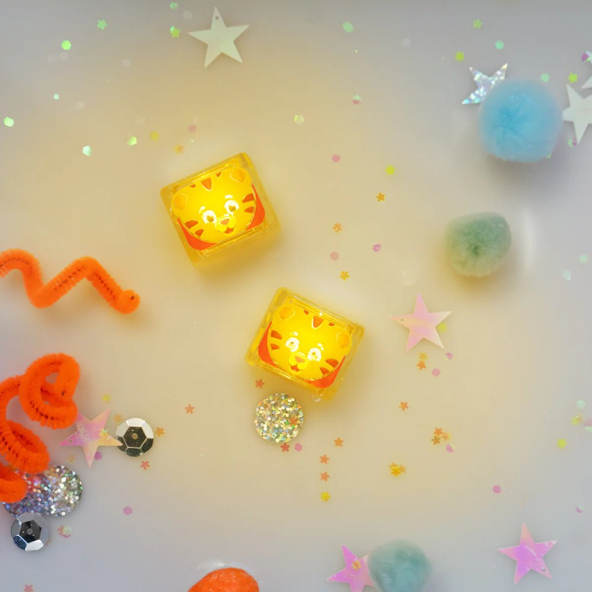 Glo Pals - Glo Pals Light Up Cubes 4st - Daniel Tijger - Playlaan