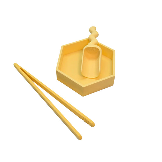 Grennn - Grennn - Speelset 3st - Pincet, speelbakje, schepje - Pastel geel - Playlaan