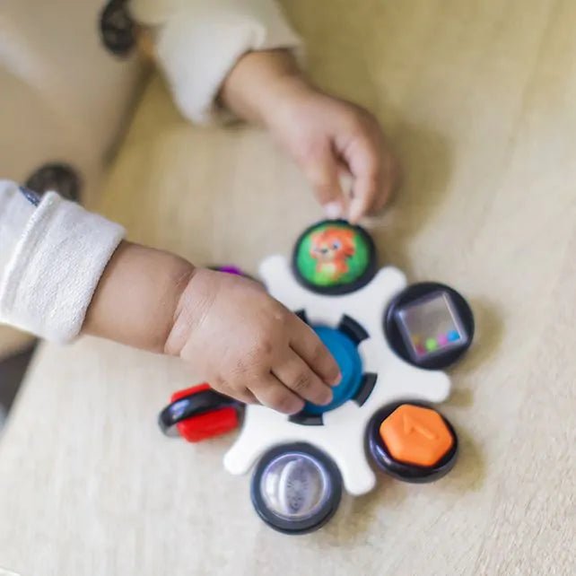 Hape - Hape - Curiosity Clutch Sensorisch Speelgoed - Baby Einstein - Playlaan