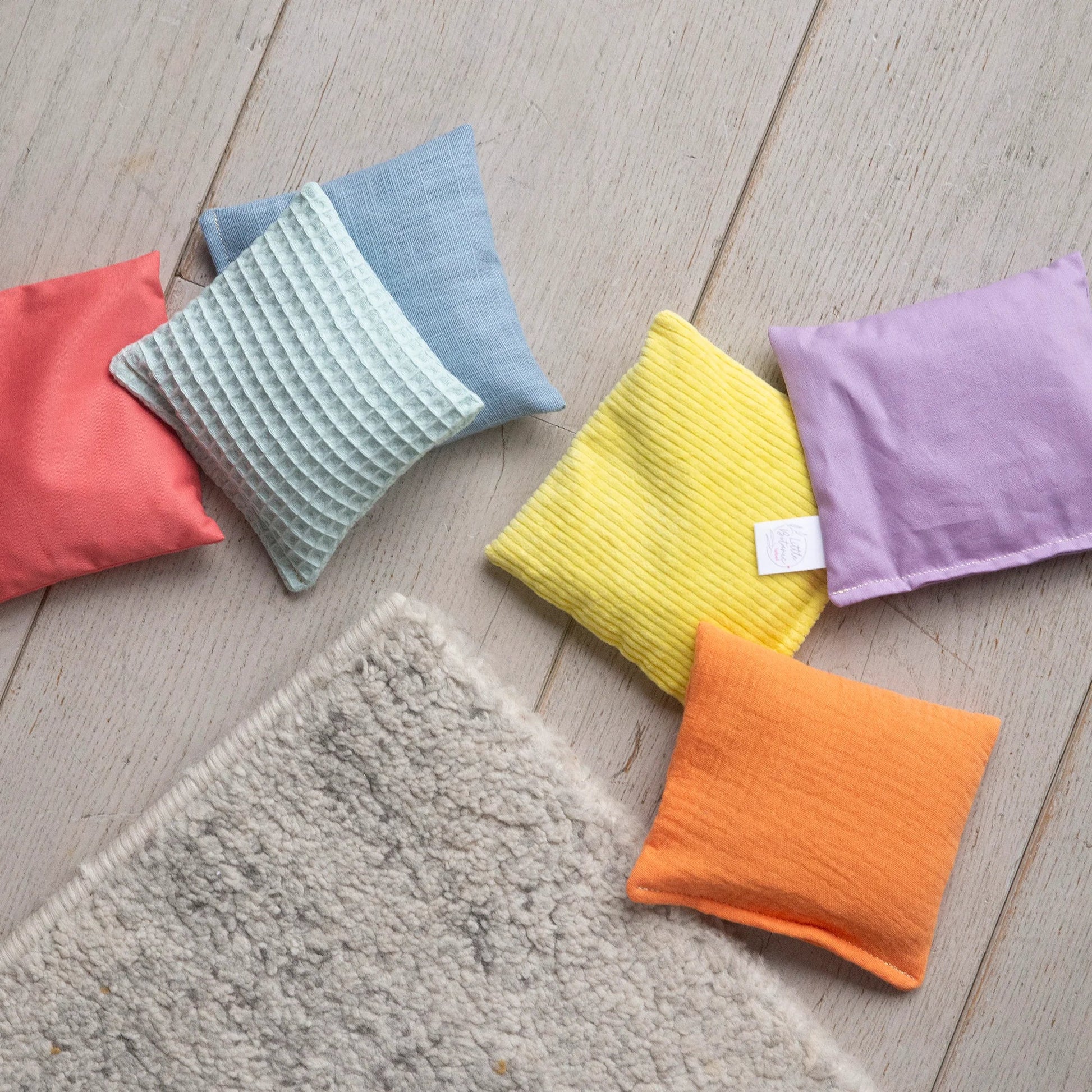 Little Botanic label - Little Botanic label - Sensorische pittenzakjes Pastel + Waves - set van 7 - Playlaan