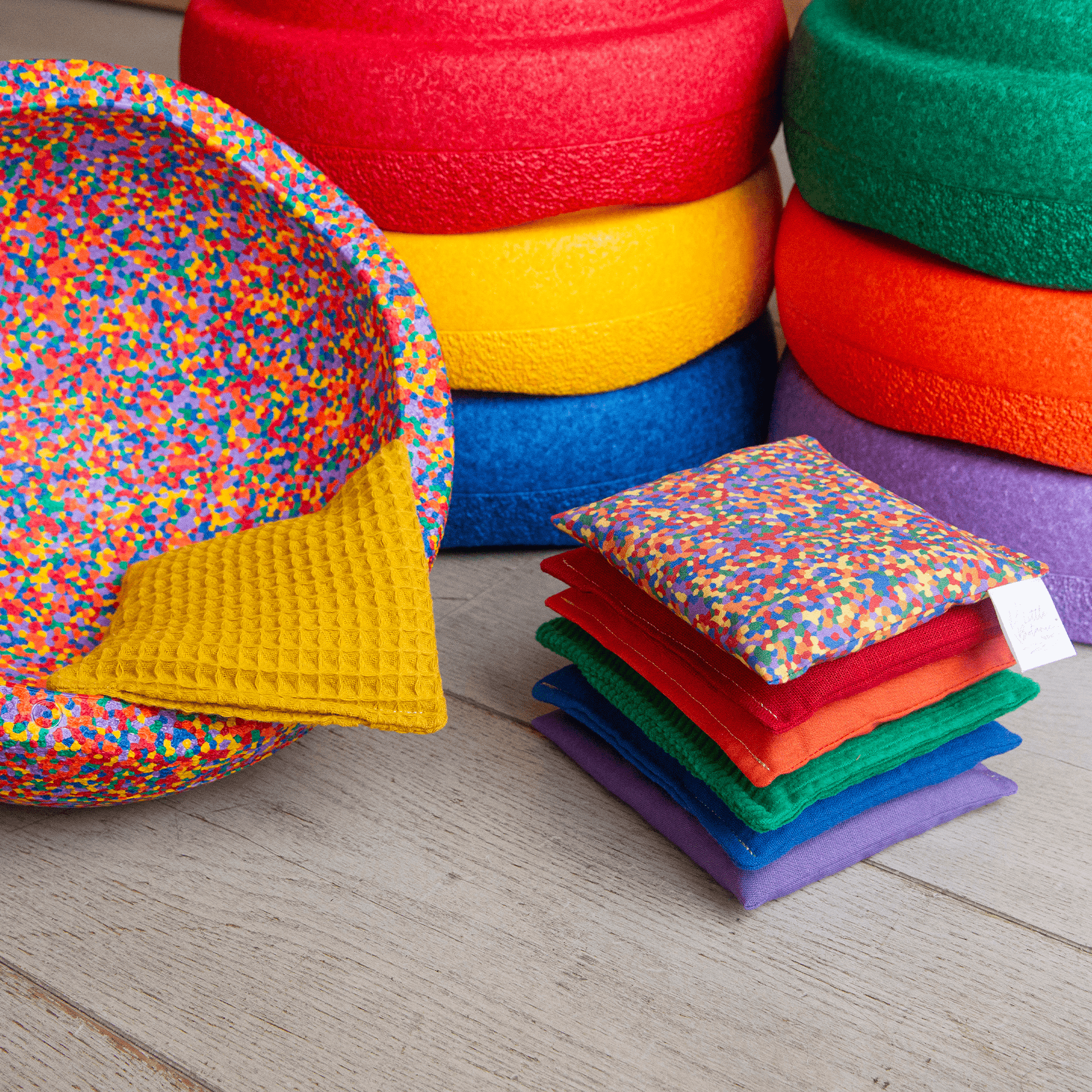 Little Botanic label - Little Botanic label - Sensorische Pittenzakjes - Regenboog + Confetti Regenboog - Playlaan