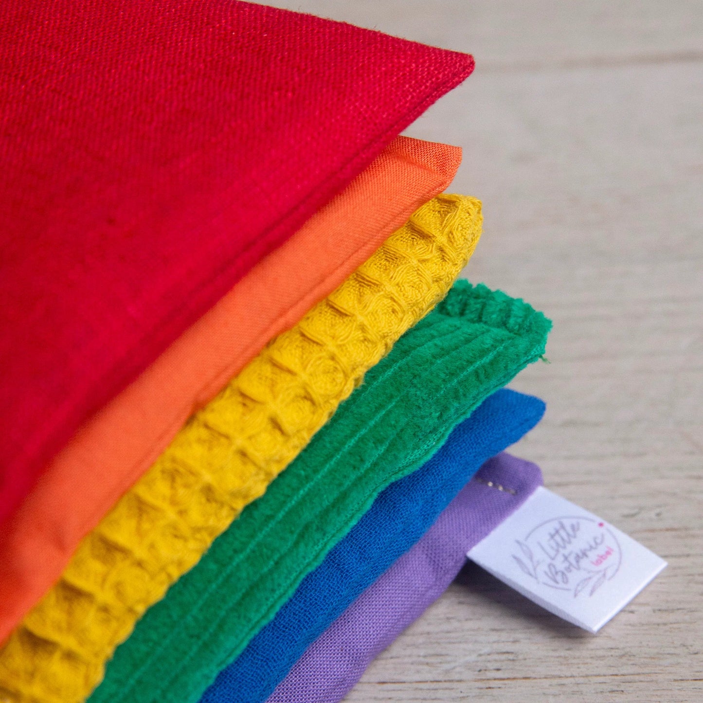 Little Botanic label - Little Botanic label - Sensorische pittenzakjes Regenboog + Waves - set van 7 - Playlaan