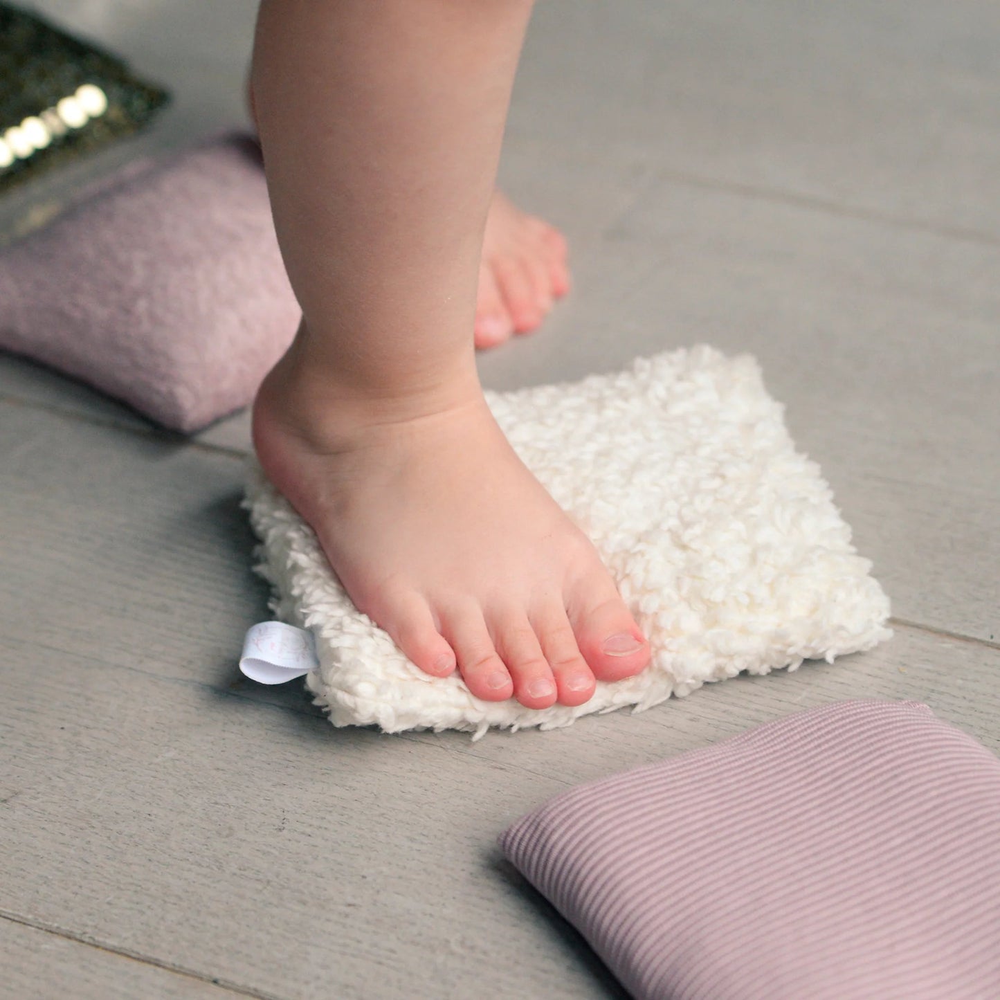 Little Botanic label - Little Botanic label - Sensorische pittenzakjes - Rouge 6st - Playlaan