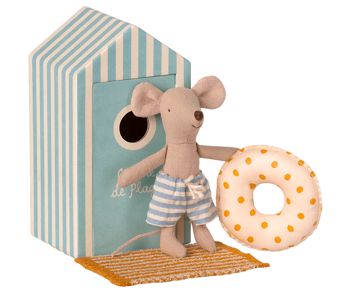 Maileg - Beach mice, Little brother in Cabin de Plage - Playlaan