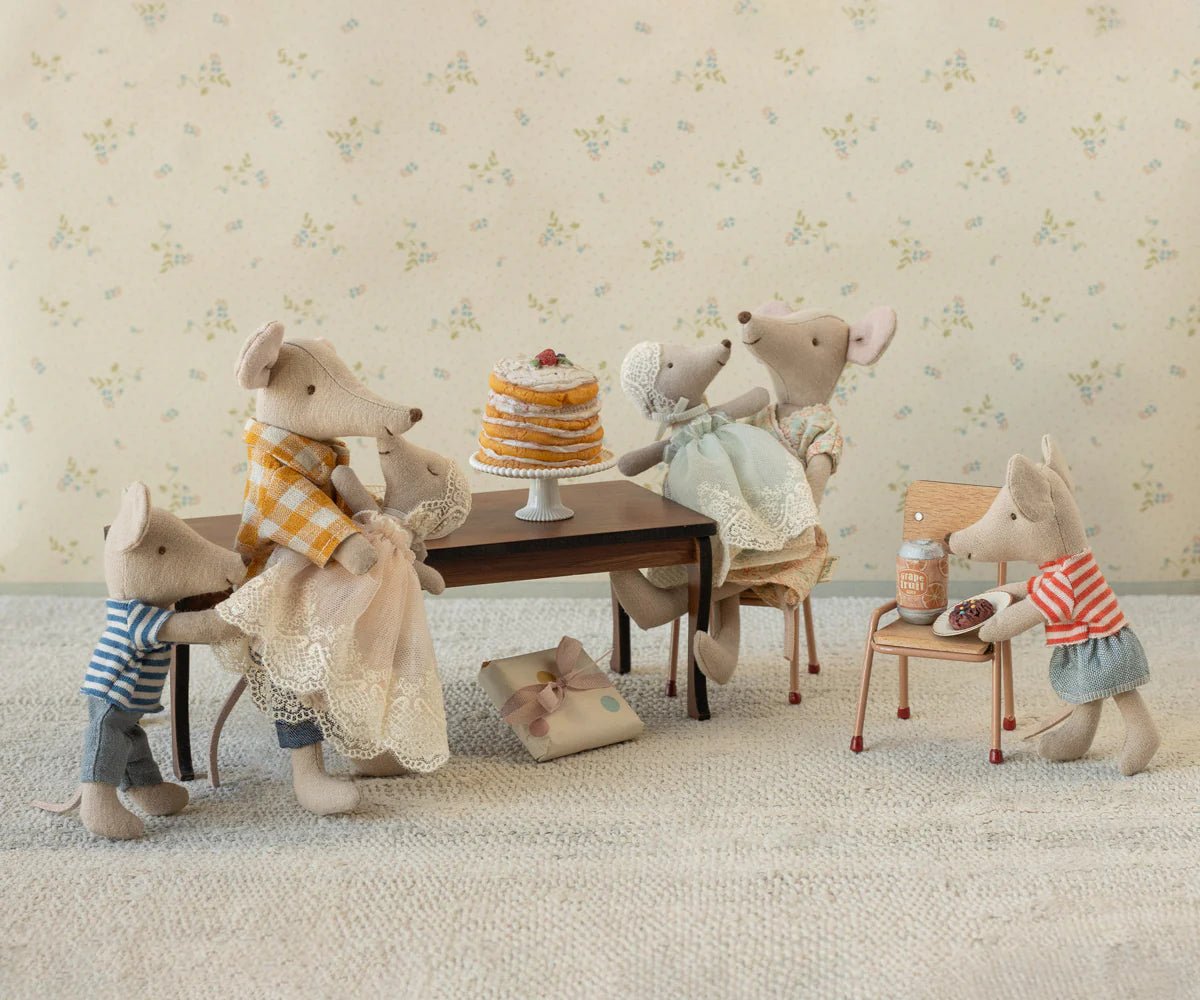 Maileg - Maileg - Baby mouse in gown - Mint - Playlaan