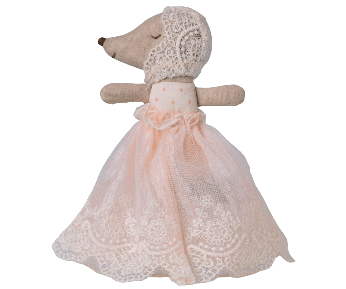 Maileg - Maileg - Baby mouse in gown - Powder - Playlaan