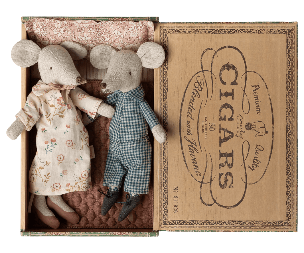 Maileg - Maileg - Oma en opa muizen in sigarendoos - Playlaan