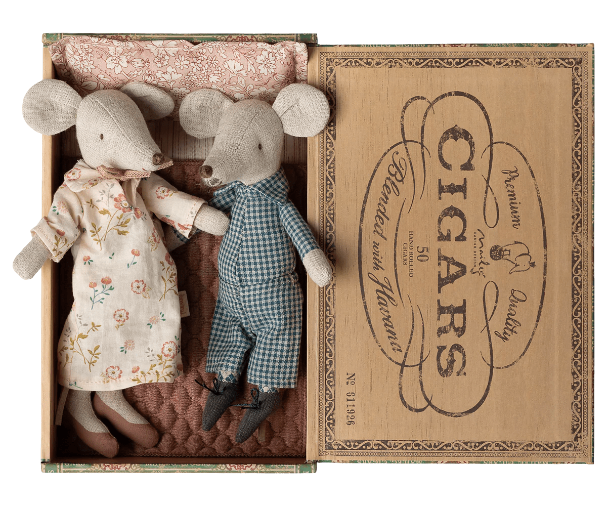 Maileg - Maileg - Oma en opa muizen in sigarendoos - Playlaan