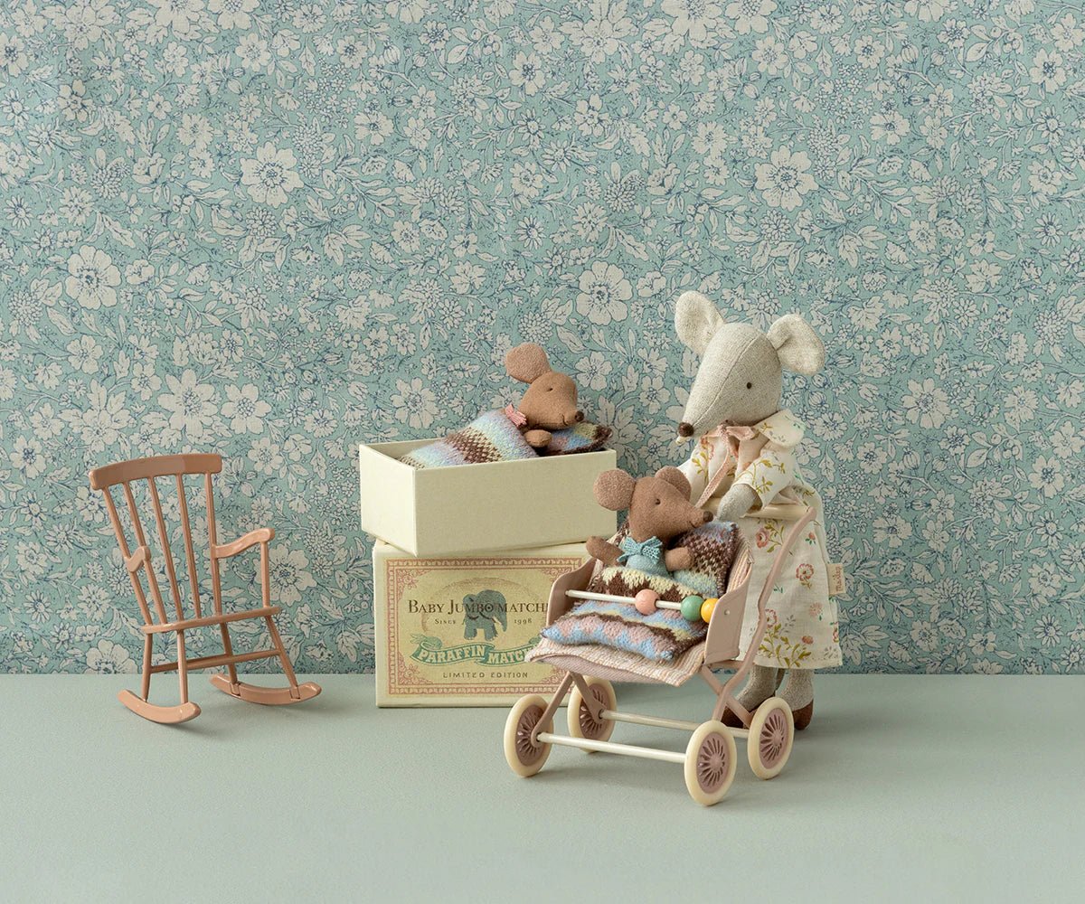 Maileg - Sleepy wakey baby mouse in matchbox - Blue - Playlaan