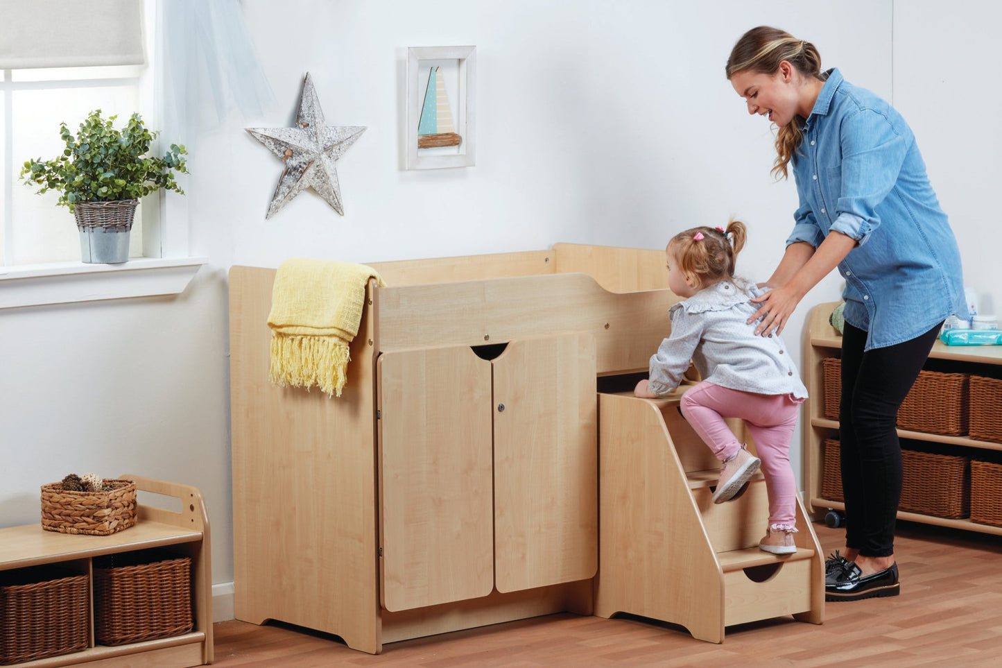 Millhouse - Millhouse - Baby verschoonunit met opstap - Playlaan