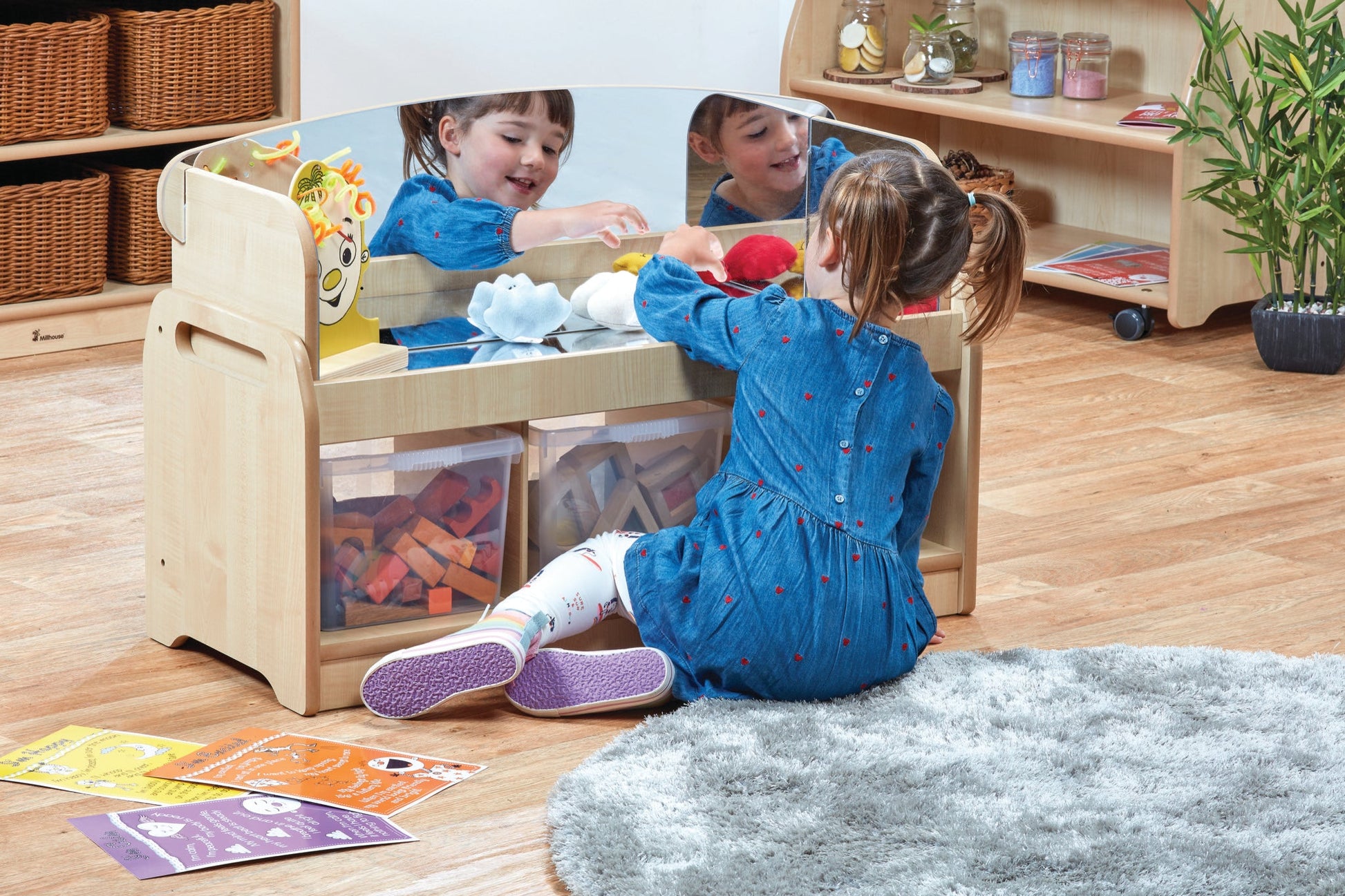 Millhouse - Millhouse - Sensorische speelkast met spiegel - laag model - Playlaan