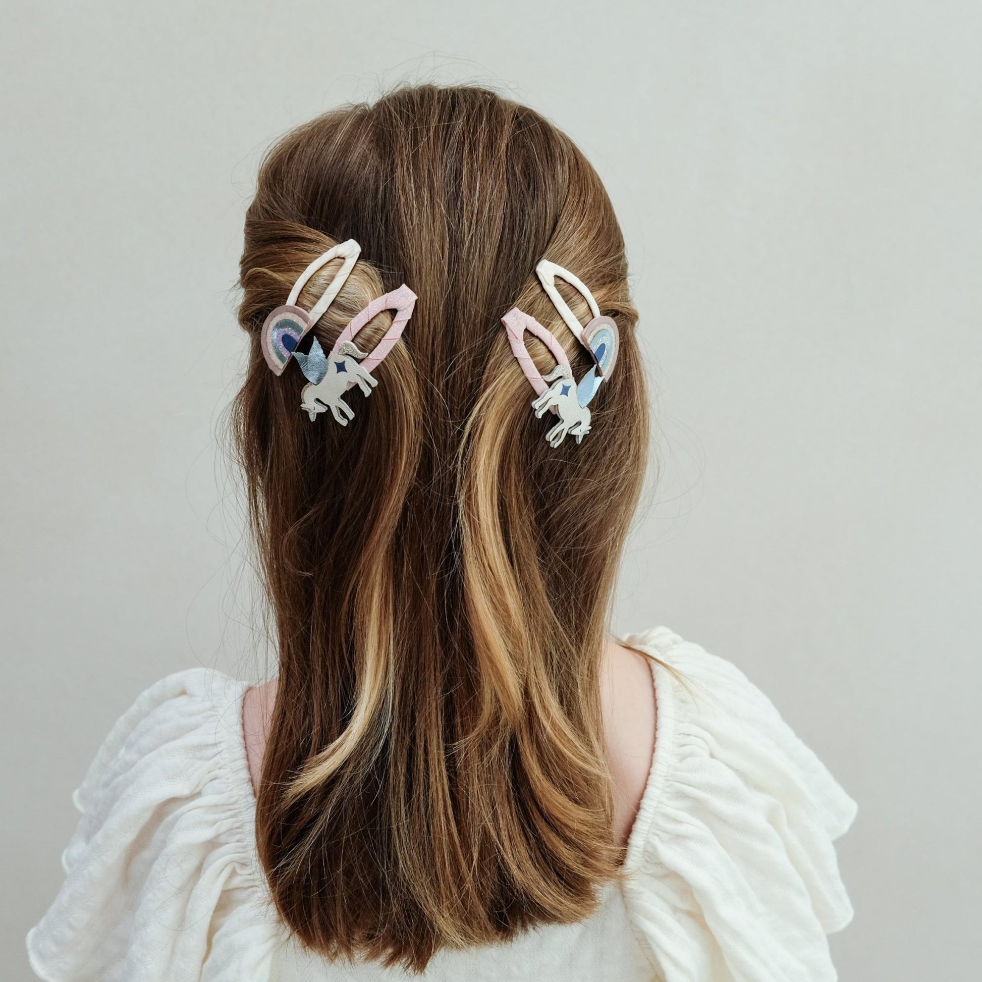 Mimi & Lula - Mimi & Lula - Winged unicorn rainbow clic clacs - Playlaan