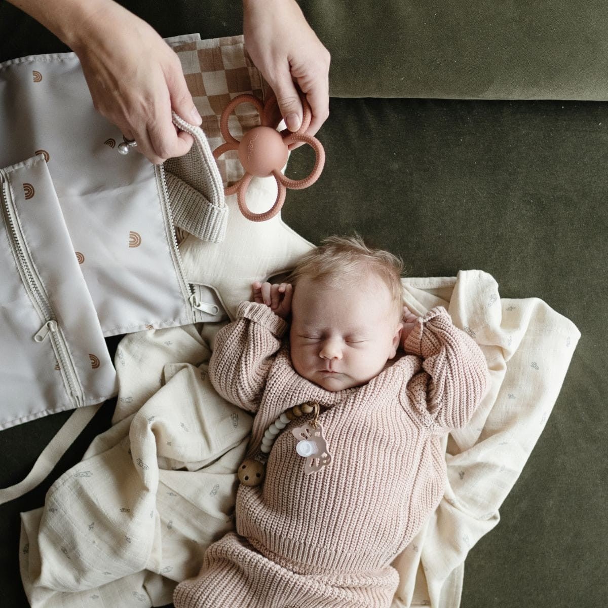 Mushie - Mushie - Waterbestendige tassen 2st - Regenboog - Playlaan