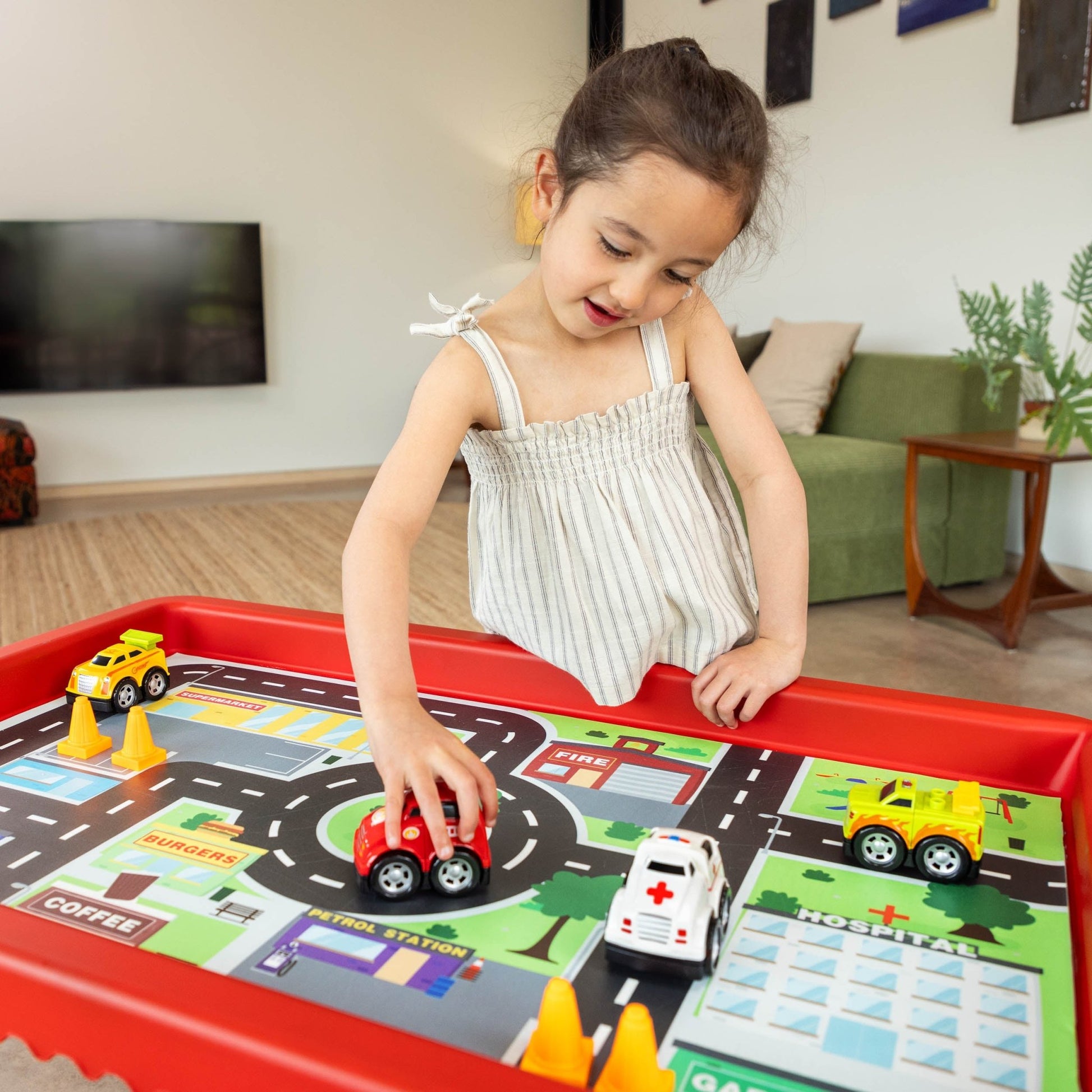Playhouse - Play Tray Set - City & Race 2 speelmatten + 4 auto's + 4 x kegels en vlaggen - Playlaan