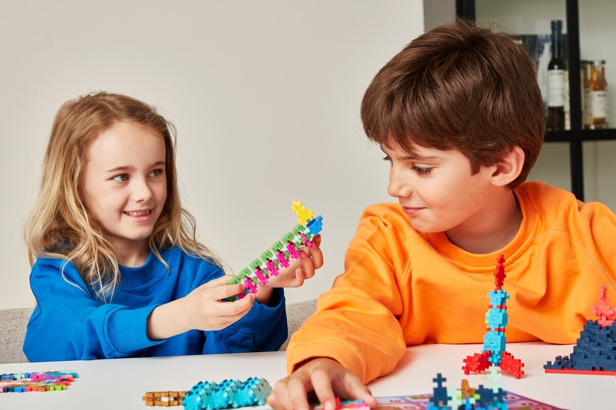 Plus - Plus - Plus - Plus Learn to build Colorverse Super set 1116 stuks - Playlaan