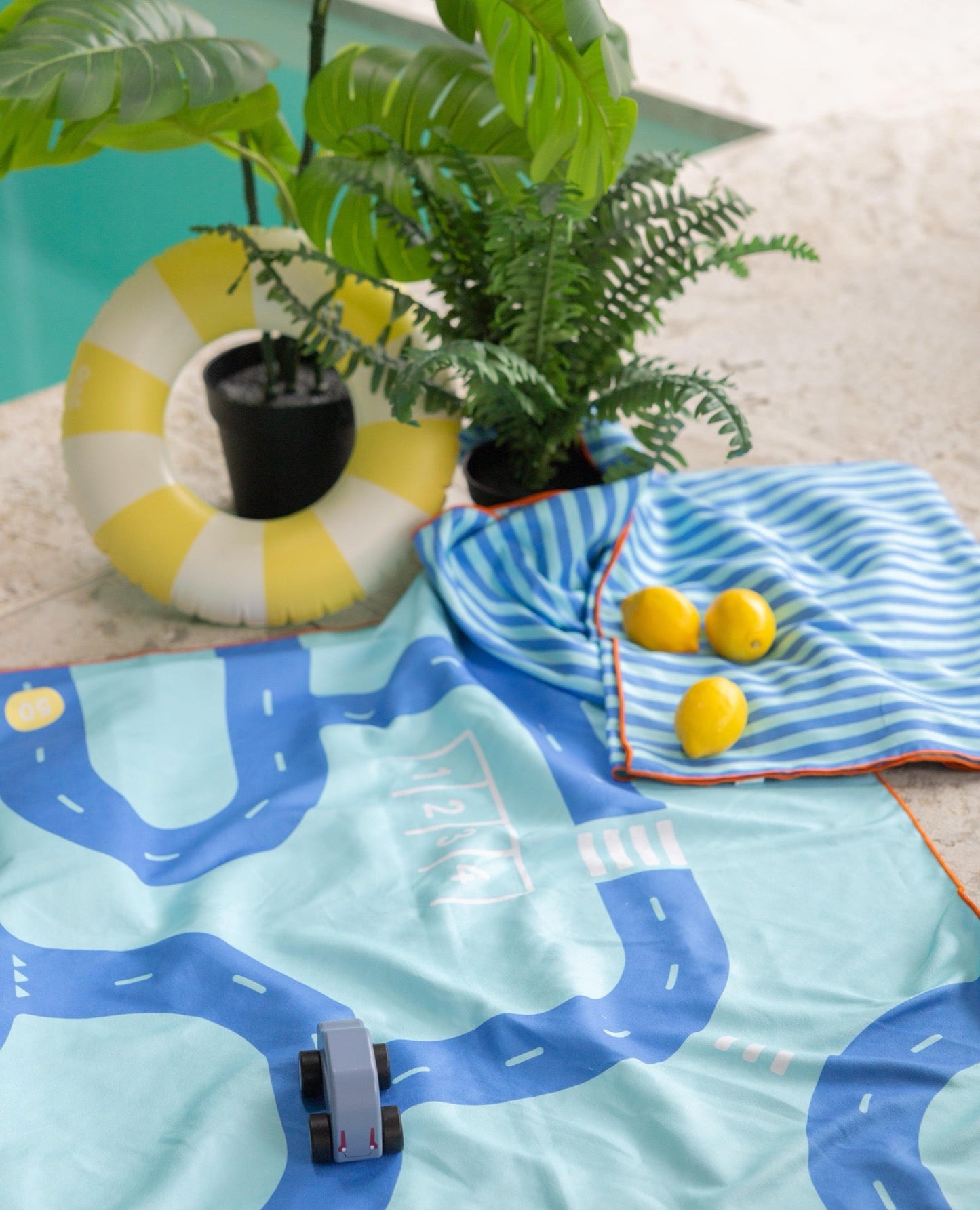 Quut - Quut - Strandlaken Speelhanddoek L (180 x 100cm) - Wegen - Playlaan