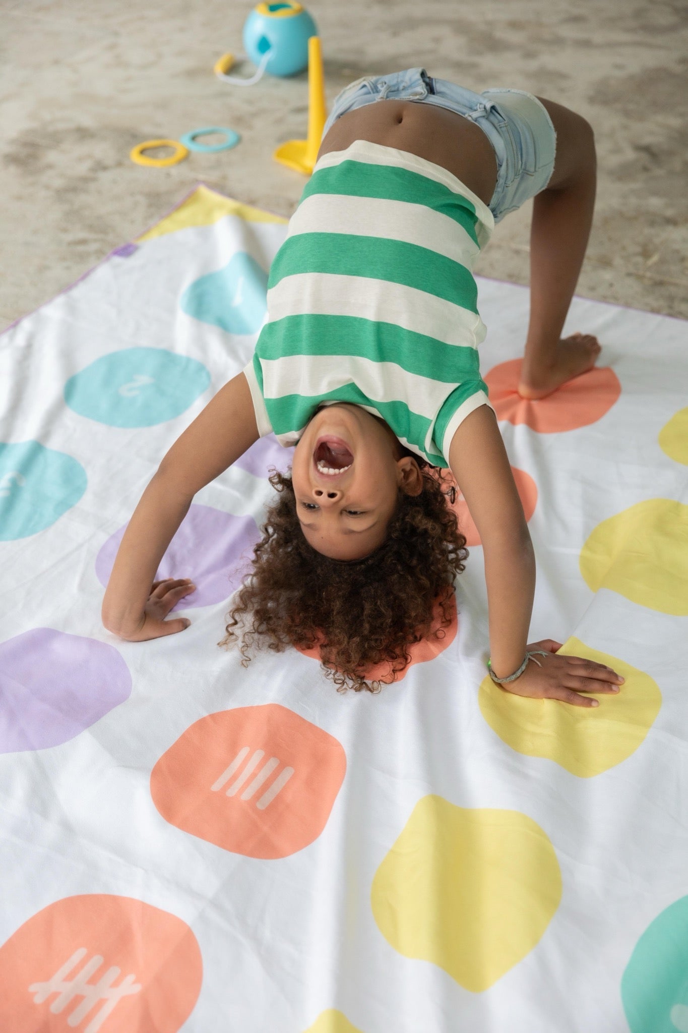 Quut - Quut - Strandlaken Speelhanddoek XL (180 x 180cm) - Evenwichtsspel - Playlaan
