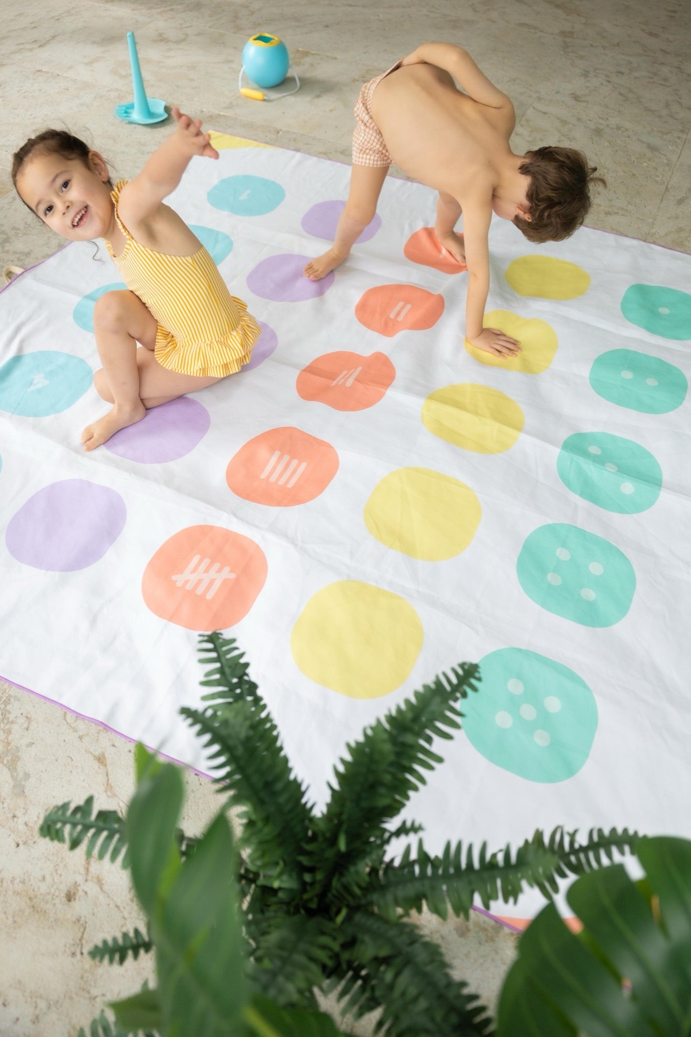 Quut - Quut - Strandlaken Speelhanddoek XL (180 x 180cm) - Evenwichtsspel - Playlaan