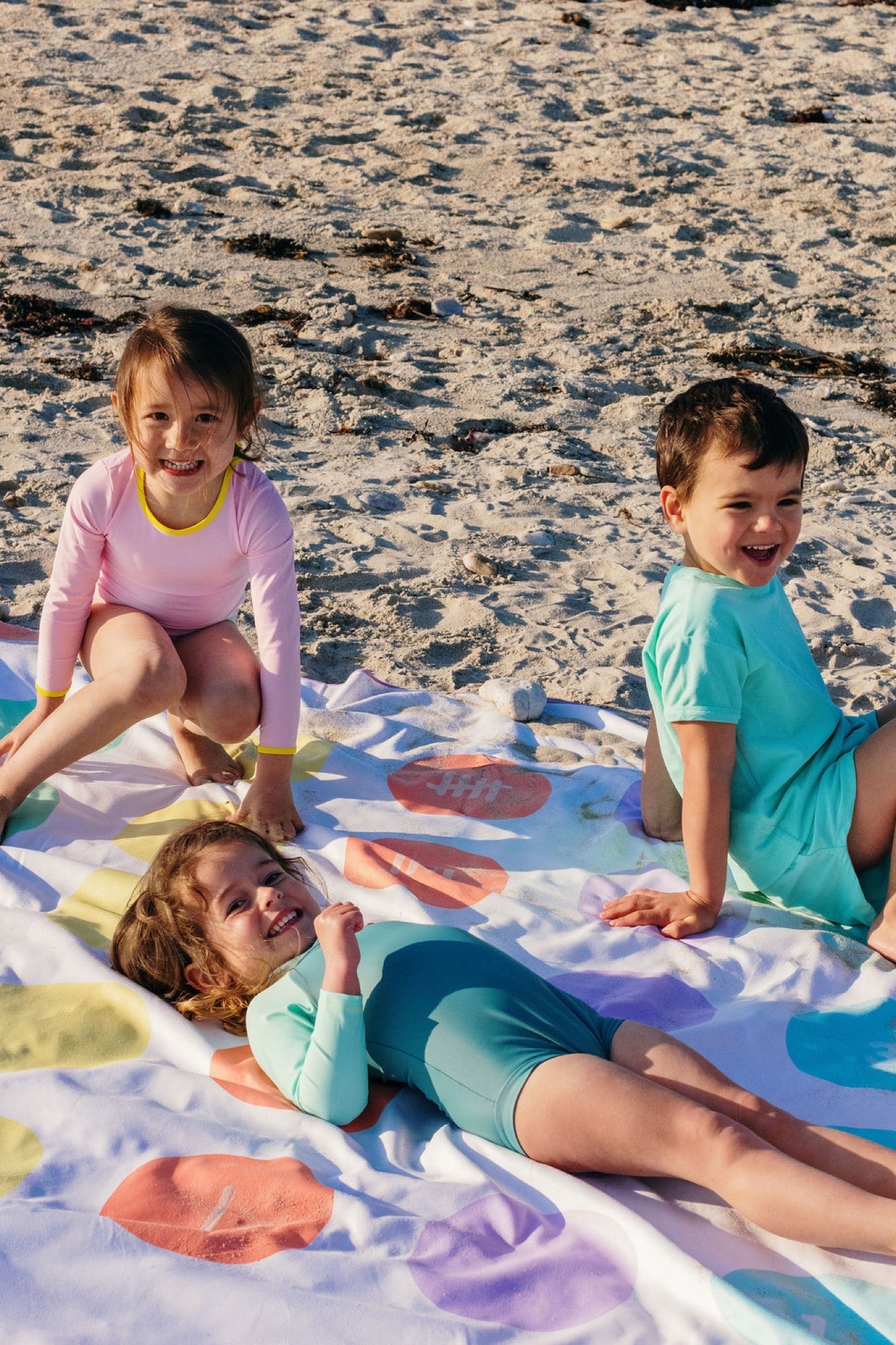 Quut - Quut - Strandlaken Speelhanddoek XL (180 x 180cm) - Evenwichtsspel - Playlaan