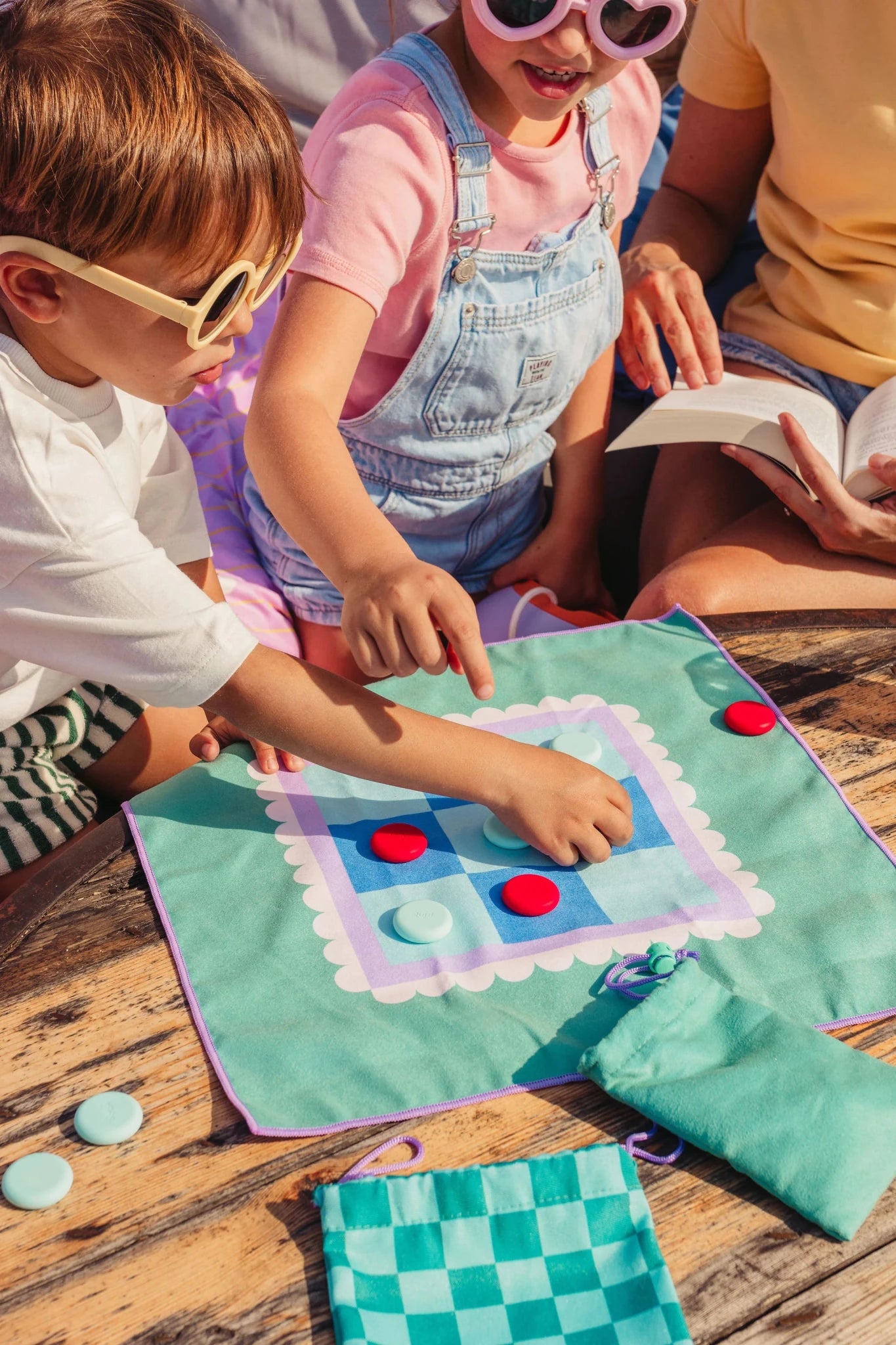Quut - Quut - Travel Game Horse game - Tic Tac Toe - Playlaan