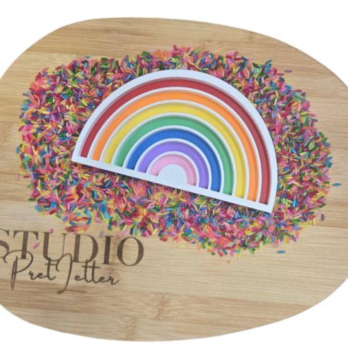 Studio Pretletter - Studio Pretletter - Vulvorm regenboog PLA - Kleur sorteerspel (17cm) - Playlaan