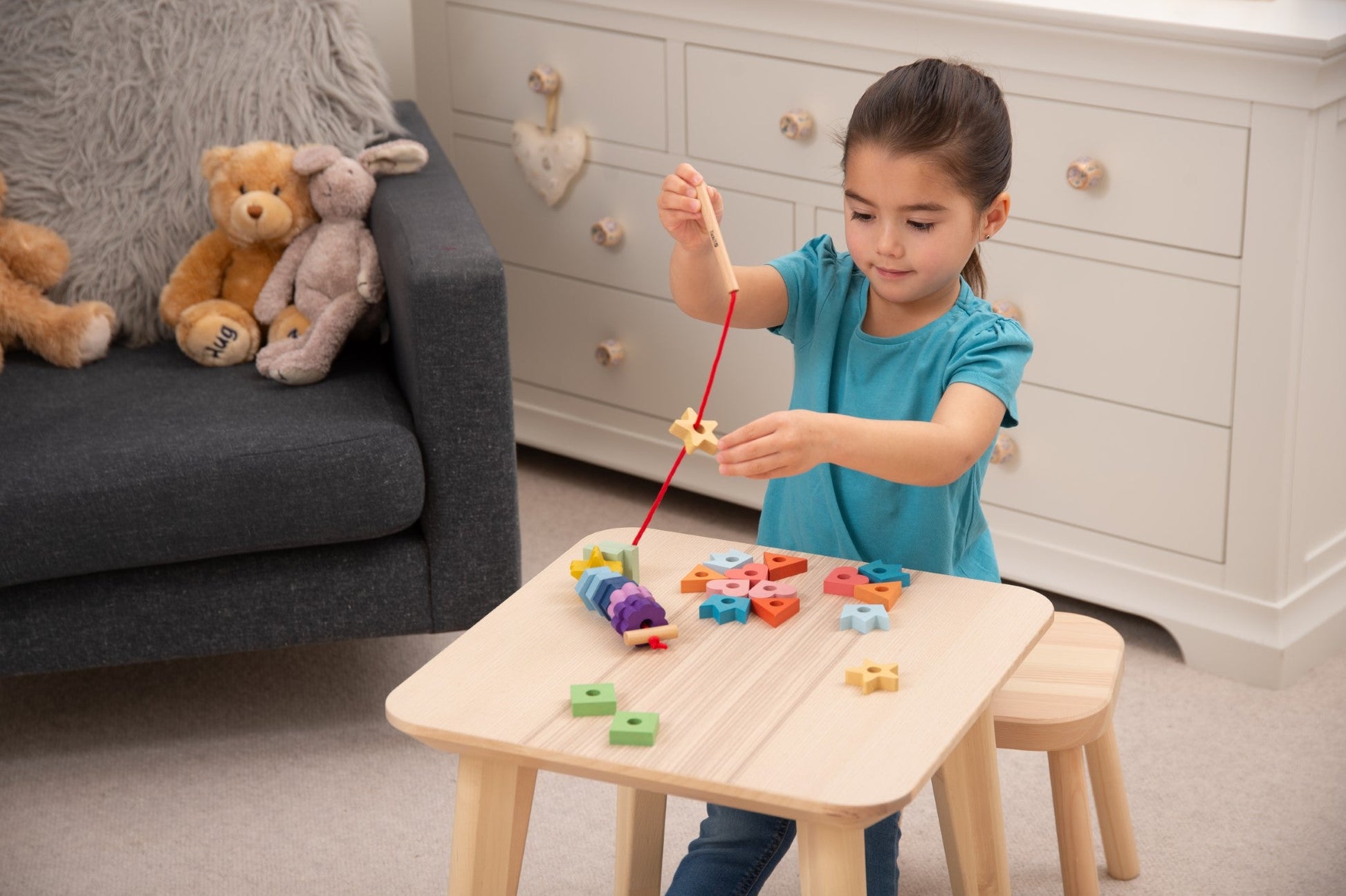 Tickit - RAINBOW WOODEN LACING SHAPES 28st - Playlaan
