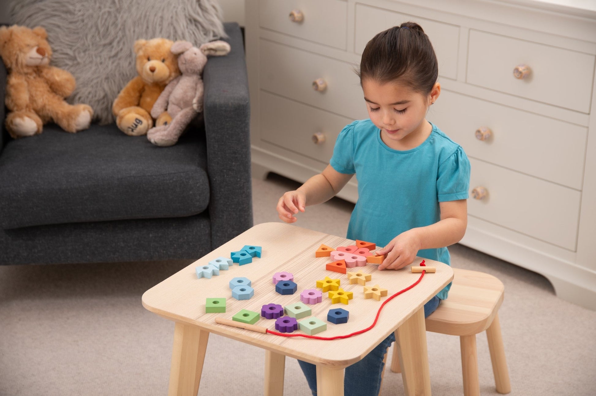 Tickit - RAINBOW WOODEN LACING SHAPES 28st - Playlaan