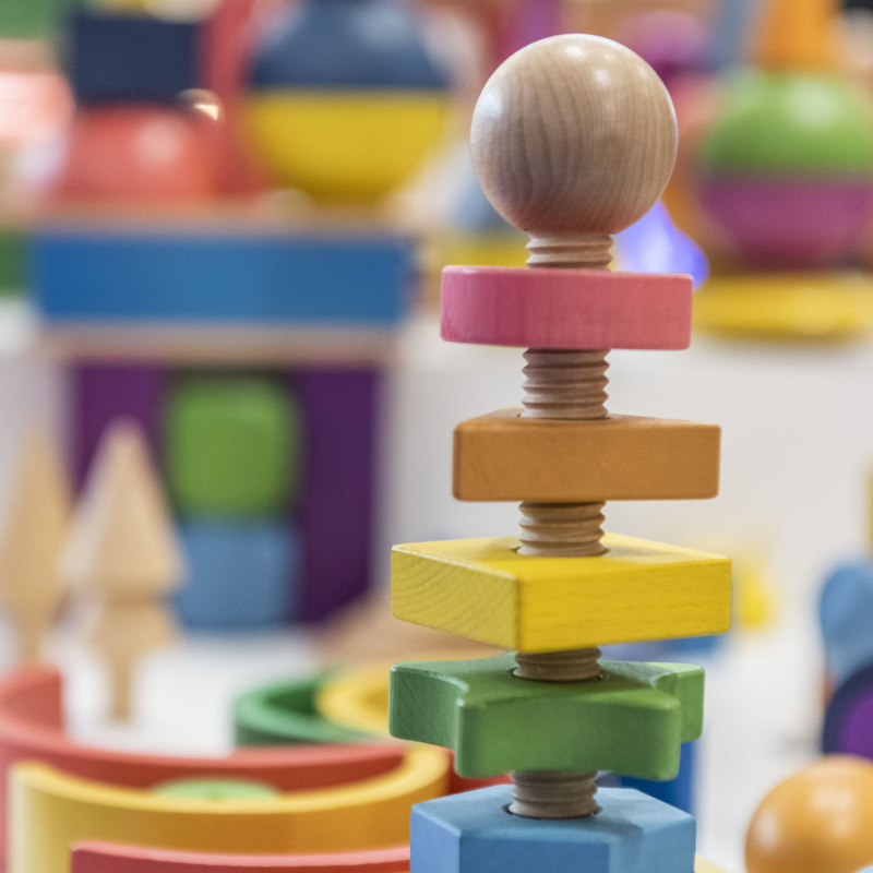 Tickit - Tickit - Houten Regenboog Schroef- en Draaispel met Bouten - Playlaan