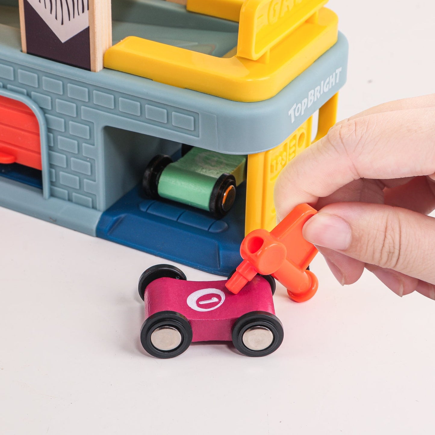 Topbright - Topbright - Care Race Track - Playlaan