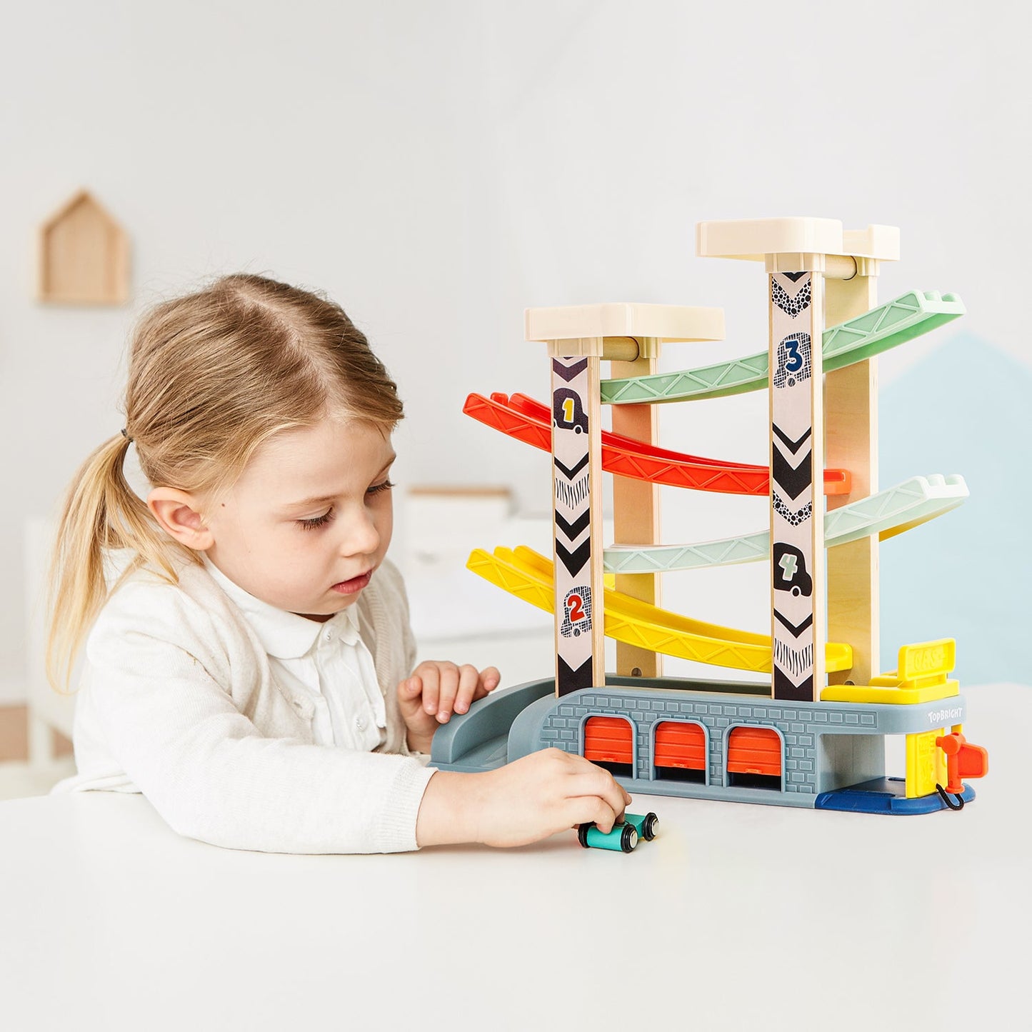 Topbright - Topbright - Care Race Track - Playlaan