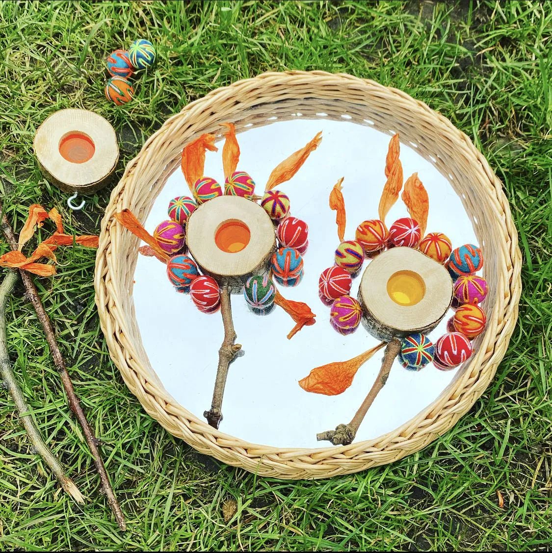 Tuff Tray - Tuff Tray - Spiegel Rond Rotan Dienblad - Wicker Wonders - dia. 30cm - Playlaan