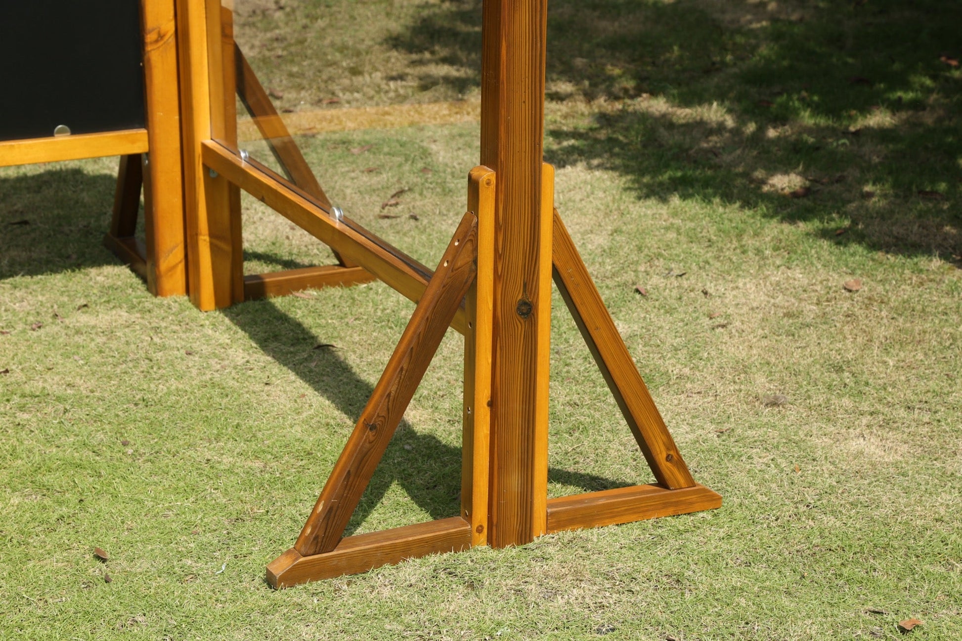 Wisdom - Buiten ezel met transparant paneel - Playlaan