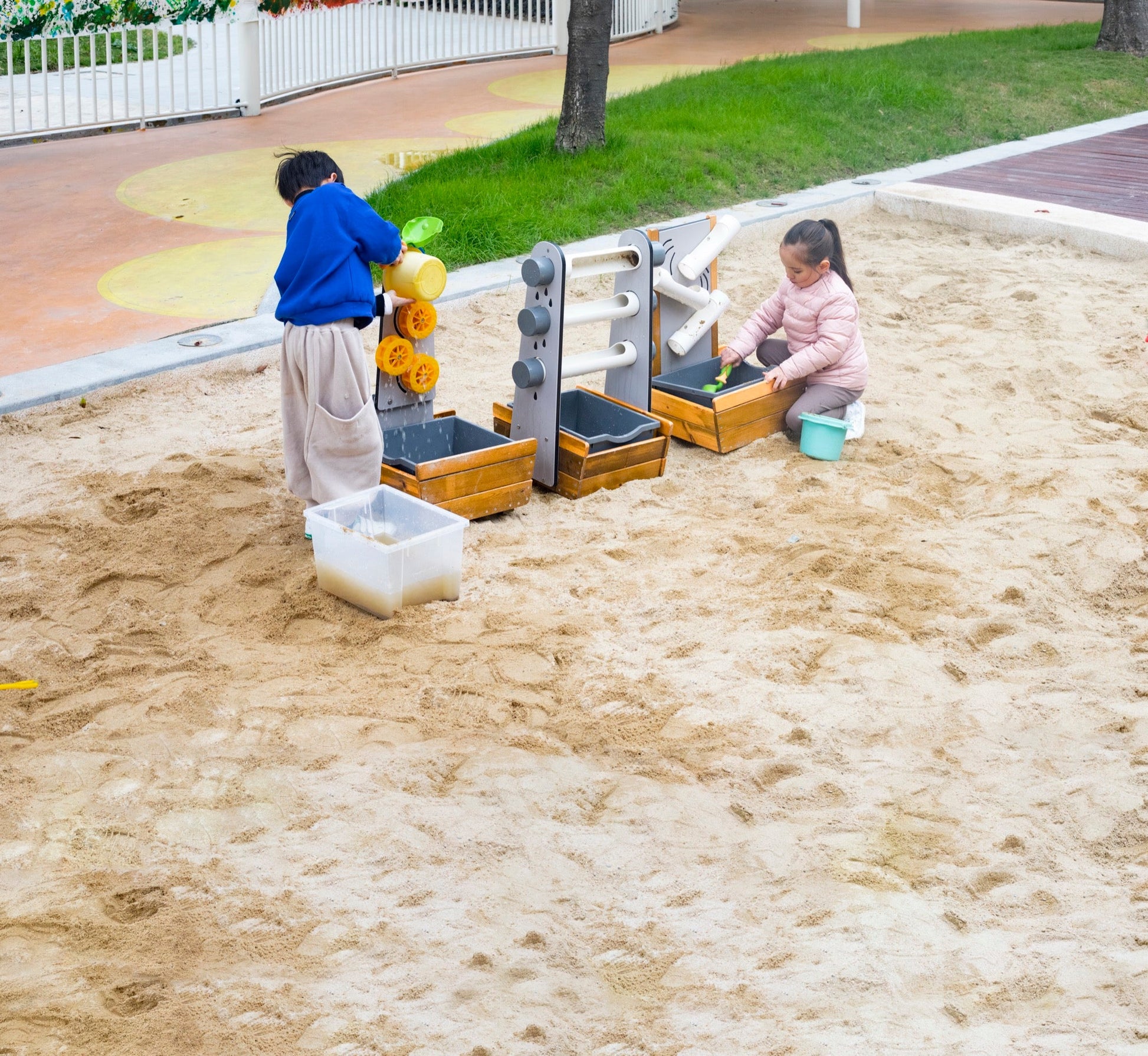 Wisdom - Buiten water speelstation - watermolen - Playlaan