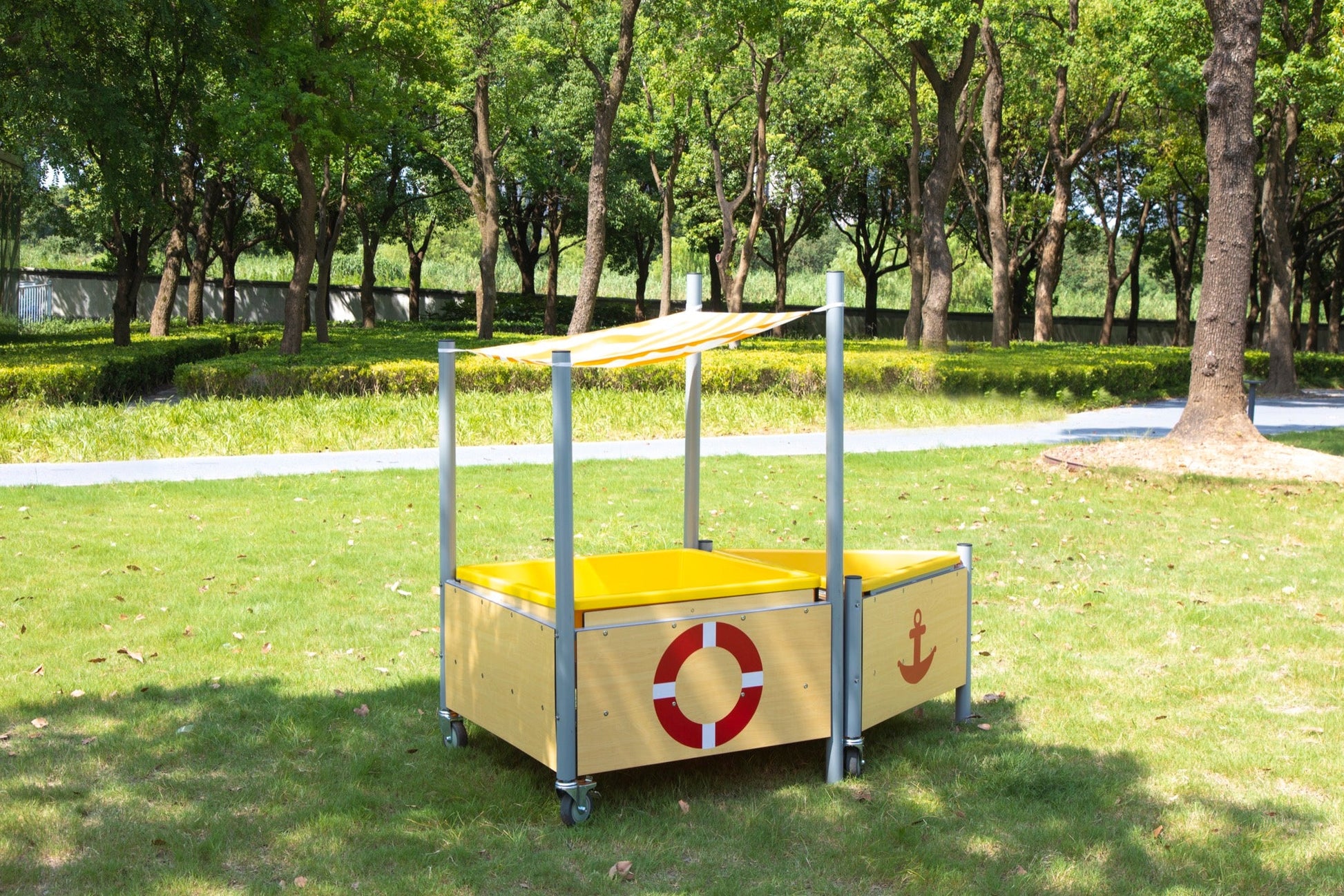 Wisdom - Mobiele driehoekige moddertafel voor buiten - Playlaan