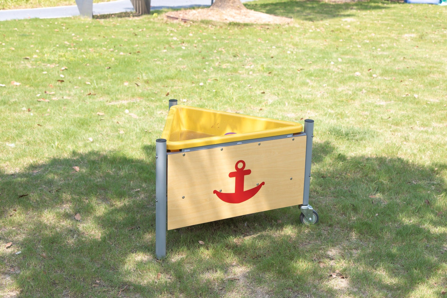 Wisdom - Mobiele driehoekige moddertafel voor buiten - Playlaan