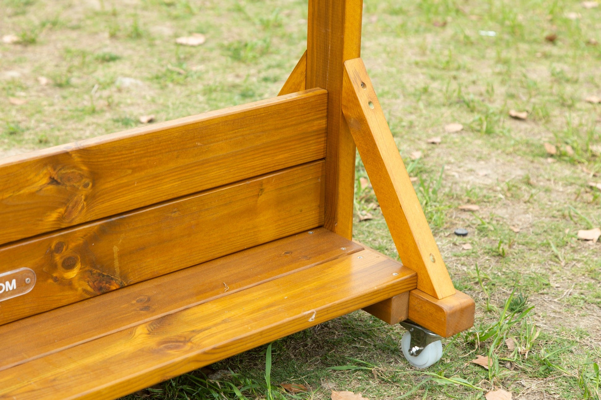 Wisdom - Mobiele garderobe voor buiten - Playlaan
