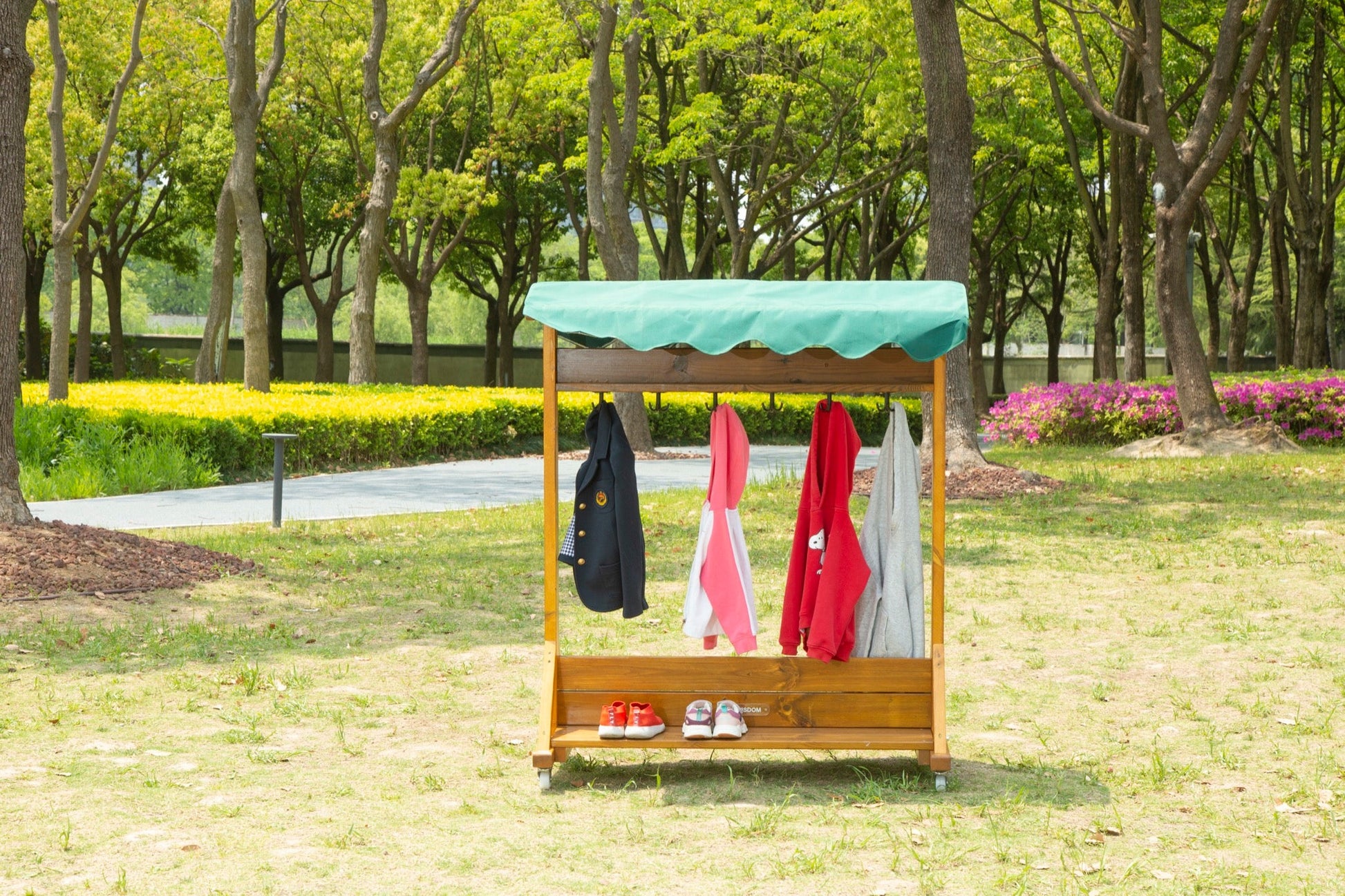 Wisdom - Mobiele garderobe voor buiten - Playlaan