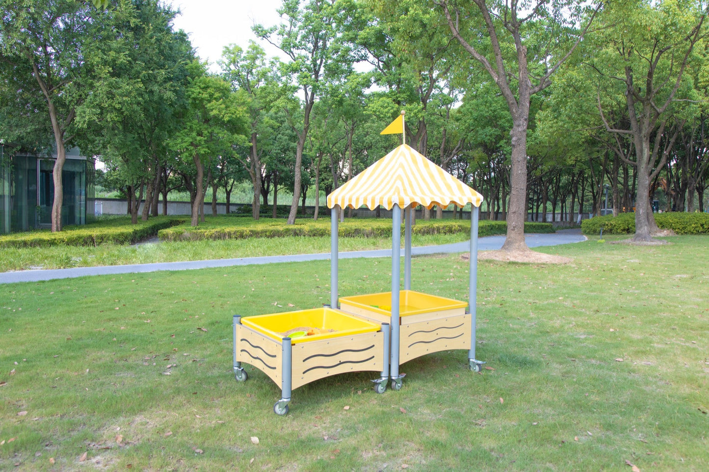 Wisdom - Mobiele vierkante moddertafel voor buiten - Playlaan