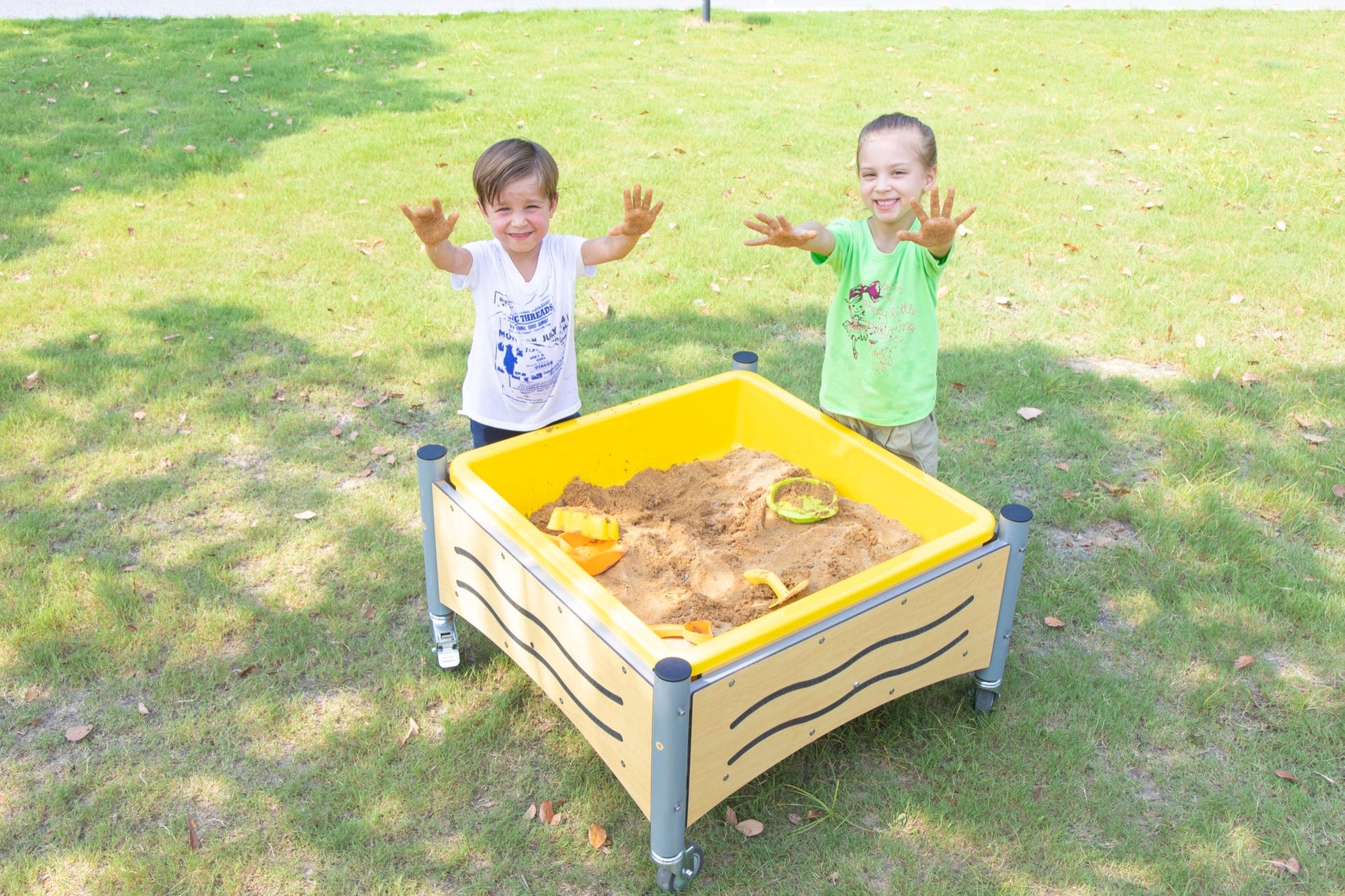 Wisdom - Mobiele vierkante moddertafel voor buiten - Playlaan