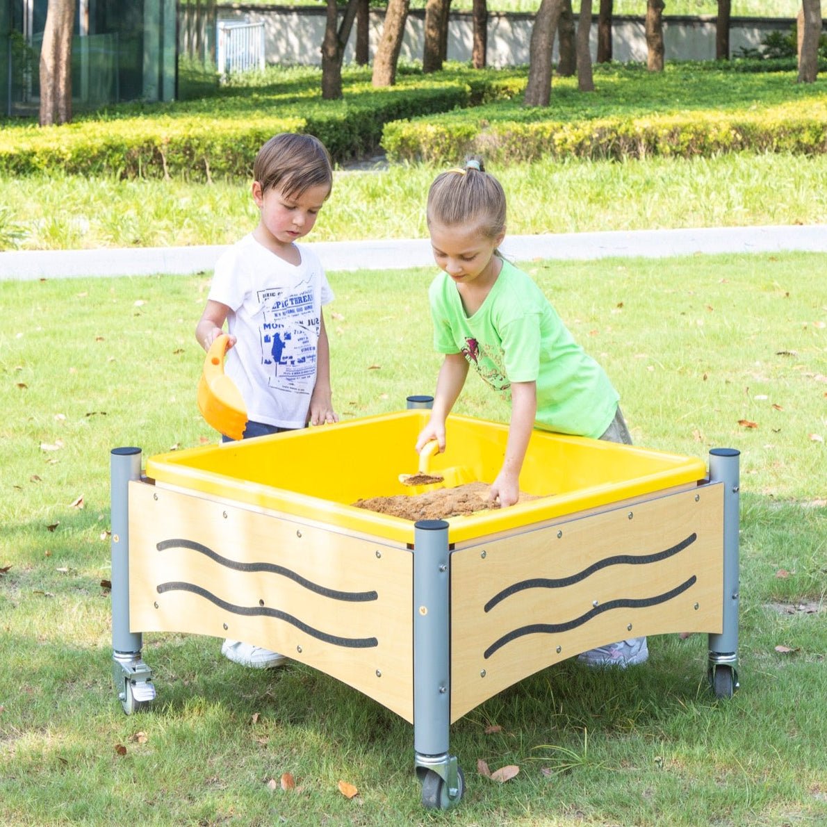 Wisdom - Mobiele vierkante moddertafel voor buiten - Playlaan