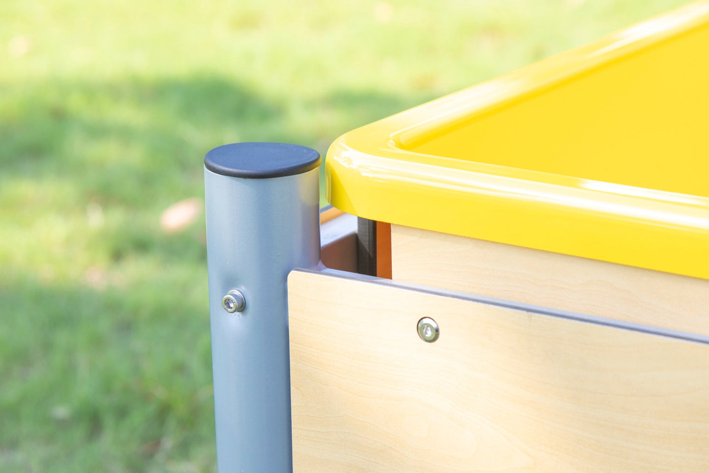 Wisdom - Mobiele vierkante moddertafel voor buiten - Playlaan