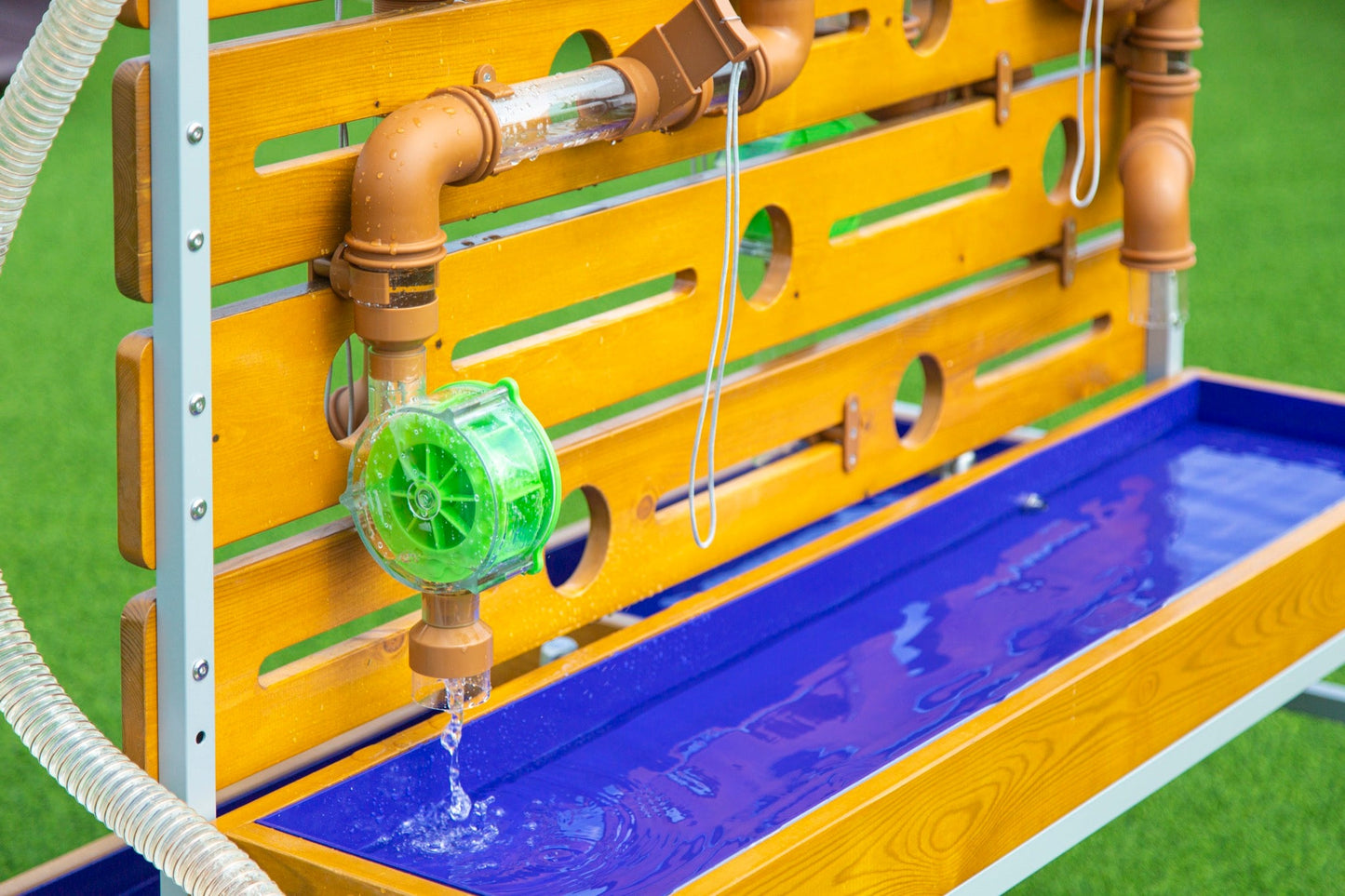 Wisdom - Mobiele waterspeelplek voor buiten met buizen - Playlaan