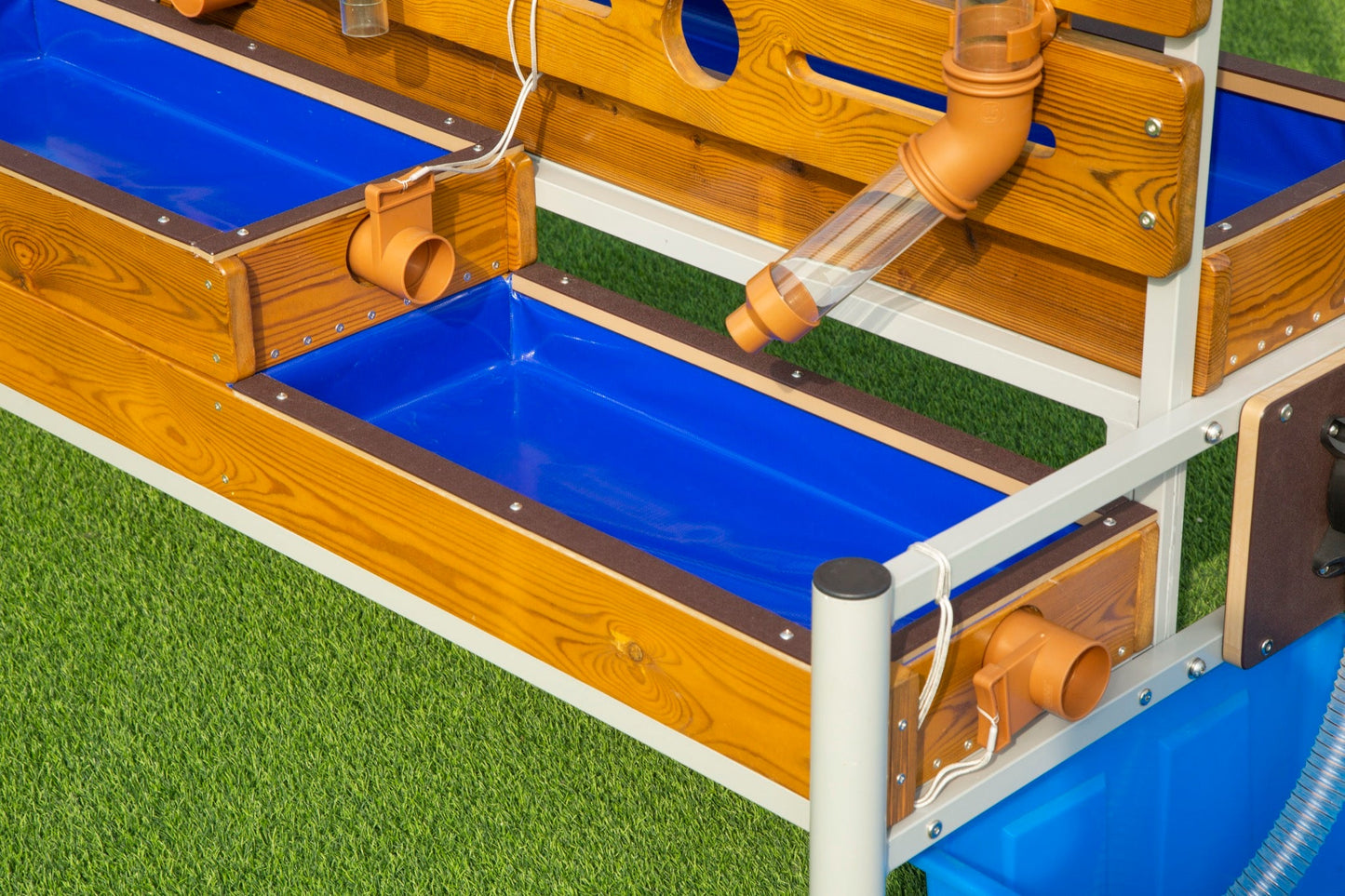 Wisdom - Mobiele waterspeelplek voor buiten met buizen - Playlaan