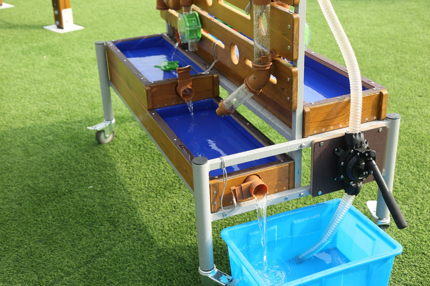 Wisdom - Mobiele waterspeelplek voor buiten met buizen - Playlaan