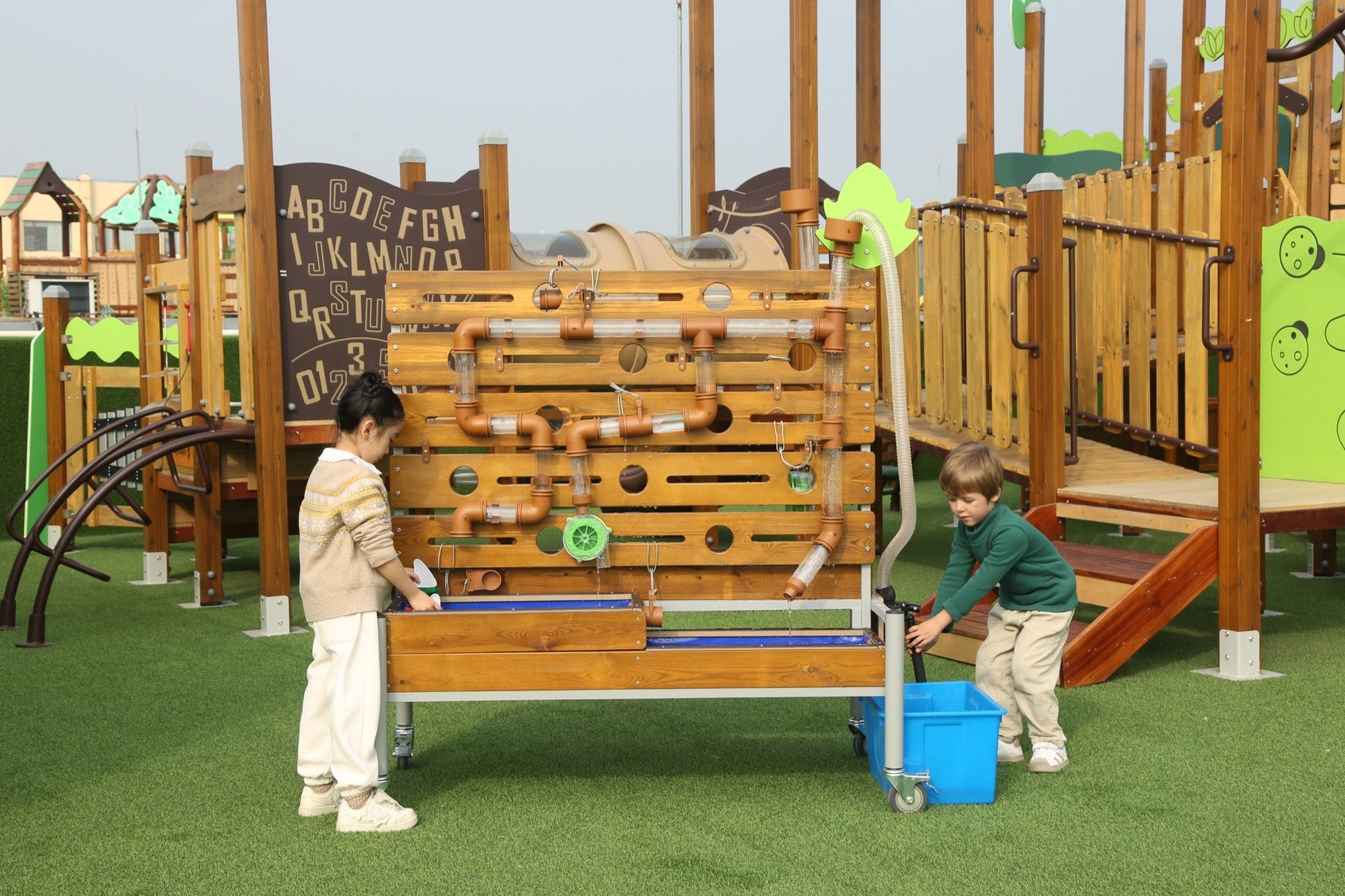 Wisdom - Mobiele waterspeelplek voor buiten met buizen - Playlaan