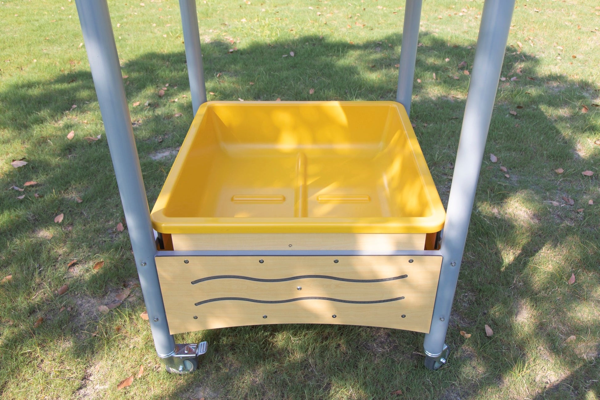 Wisdom - Mobiele zand - en watertafel met puntdak voor kliederspel - Playlaan