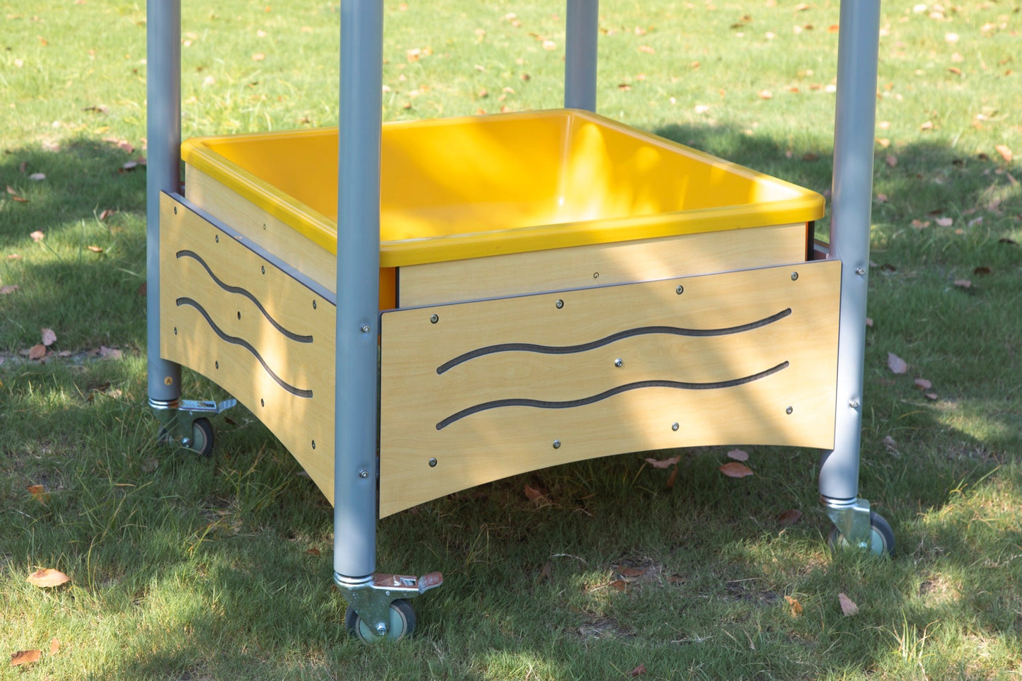 Wisdom - Mobiele zand - en watertafel met puntdak voor kliederspel - Playlaan
