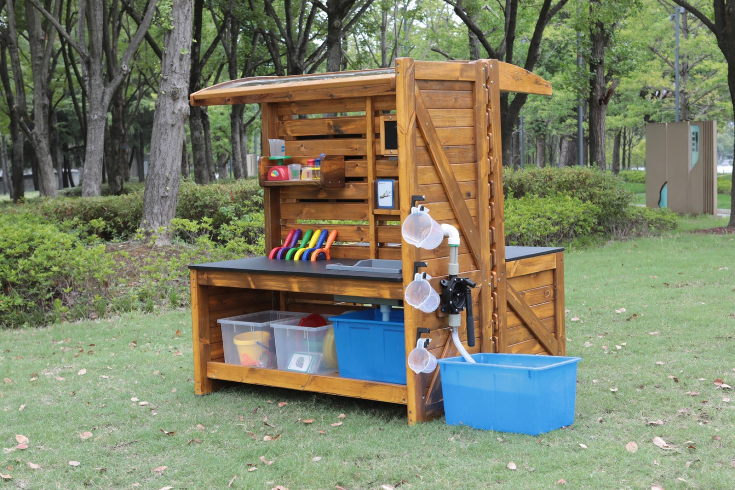 Wisdom - Modderkeuken experimentstation voor buiten - Playlaan