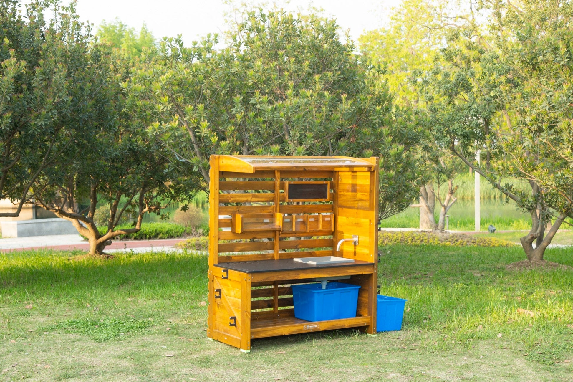 Wisdom - Modderkeuken experimentstation voor buiten - Playlaan